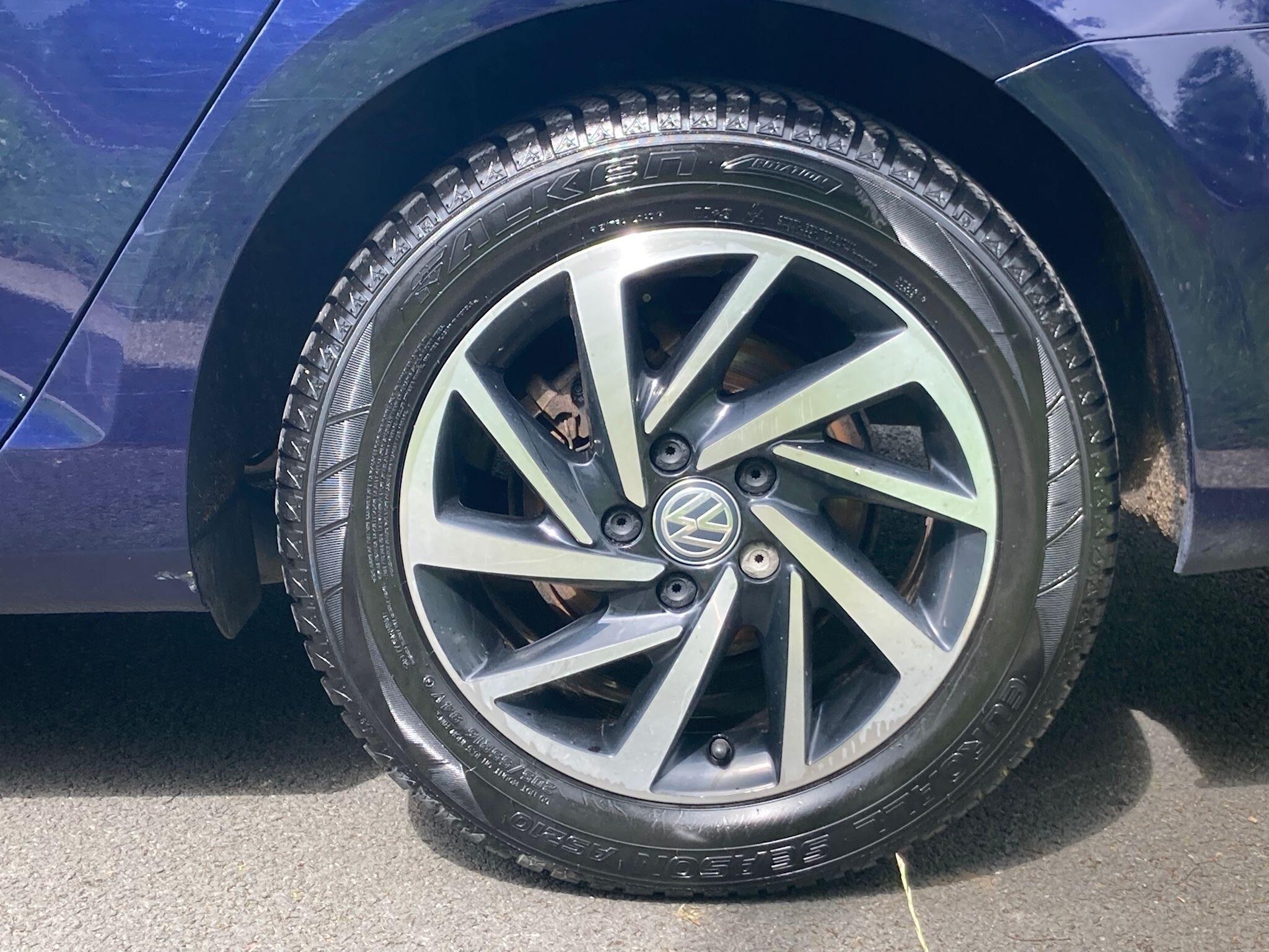 Volkswagen Golf - Image 19