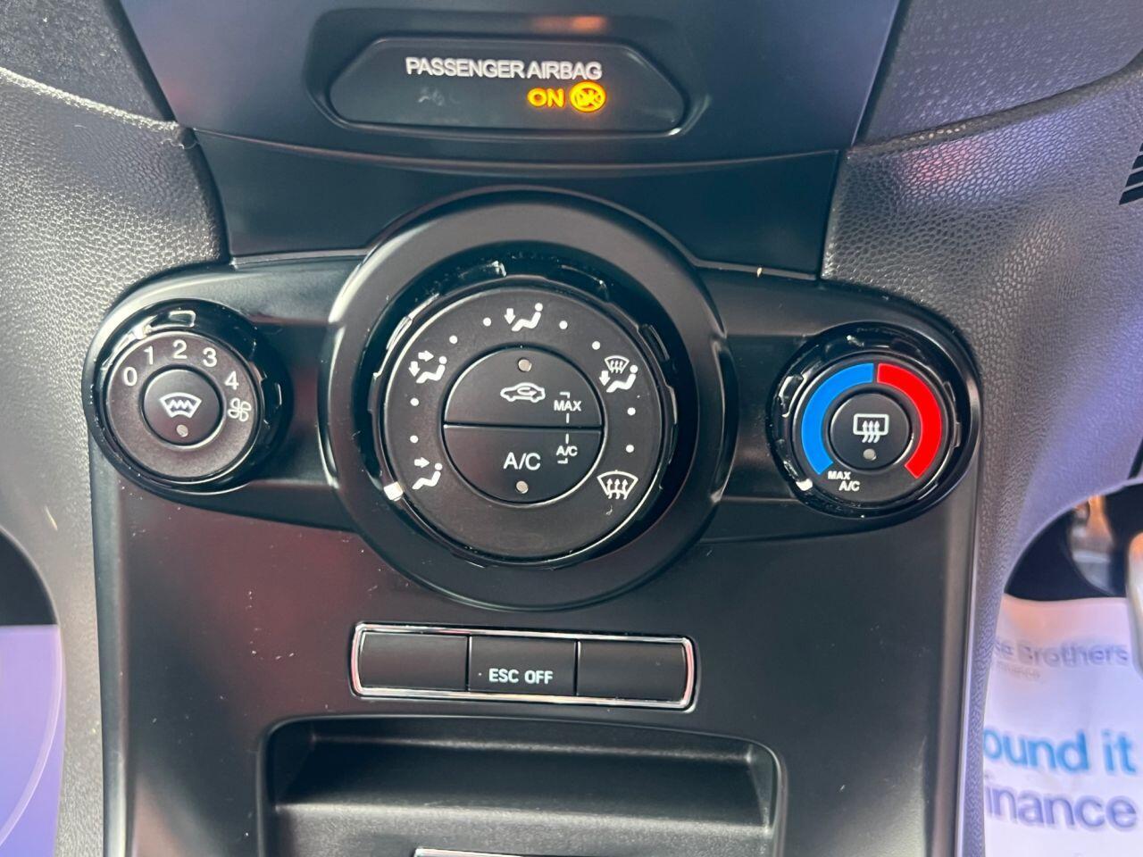 Ford Fiesta - Image 19