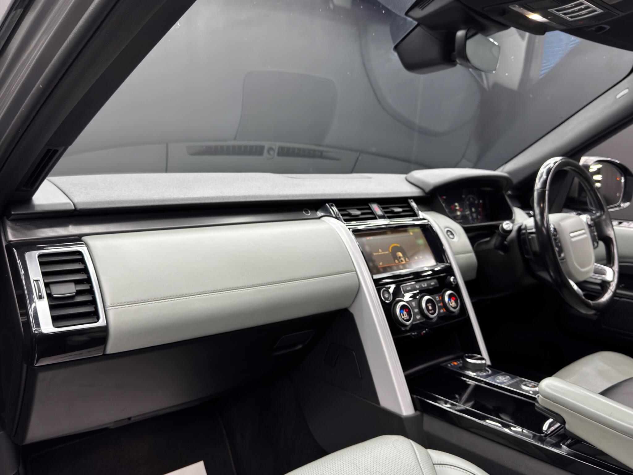 Land Rover Discovery - Image 11