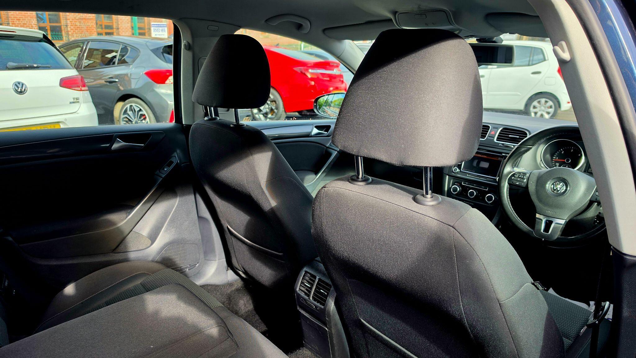 Volkswagen Golf - Image 18
