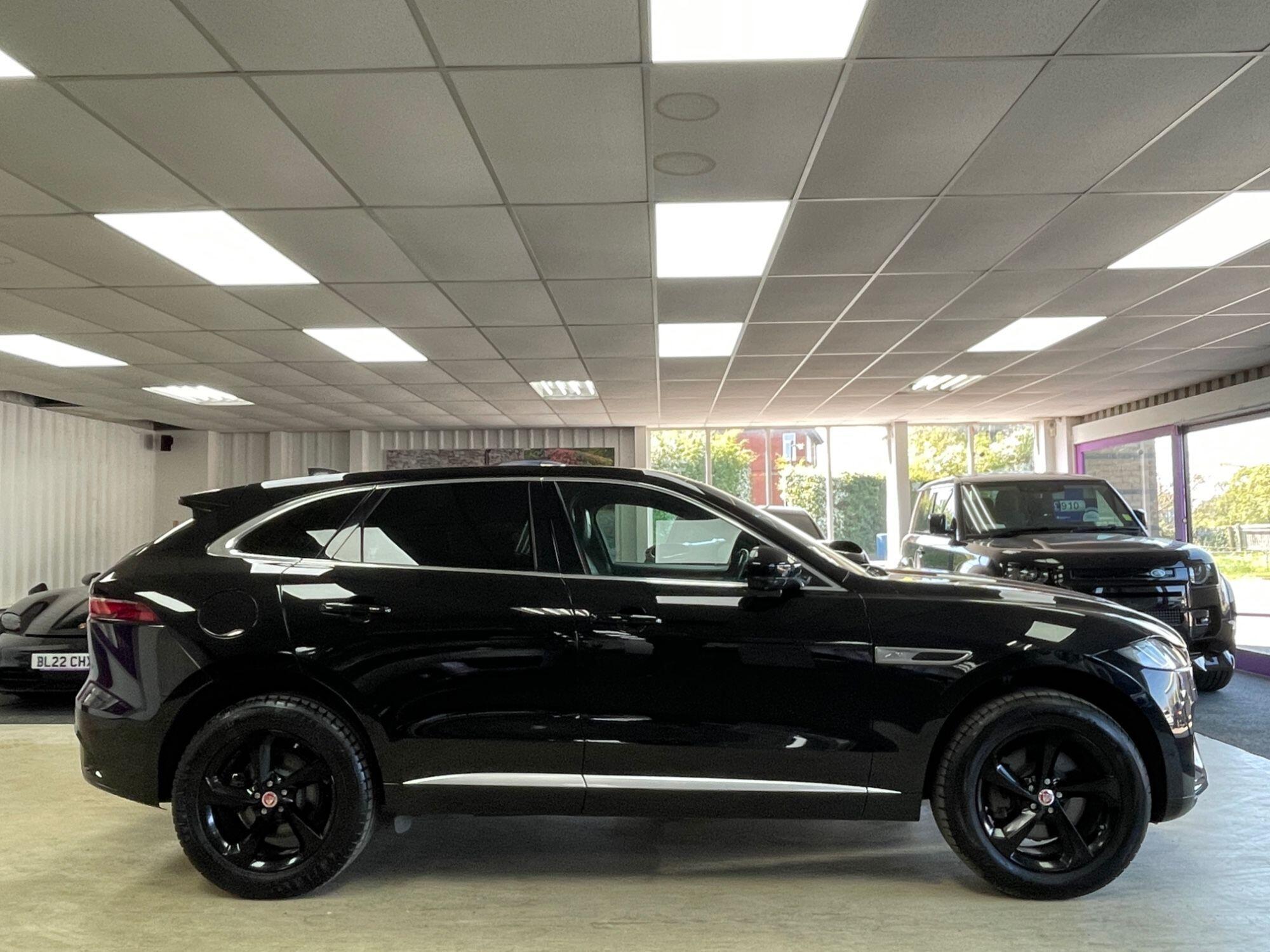 Jaguar F-Pace - Image 11