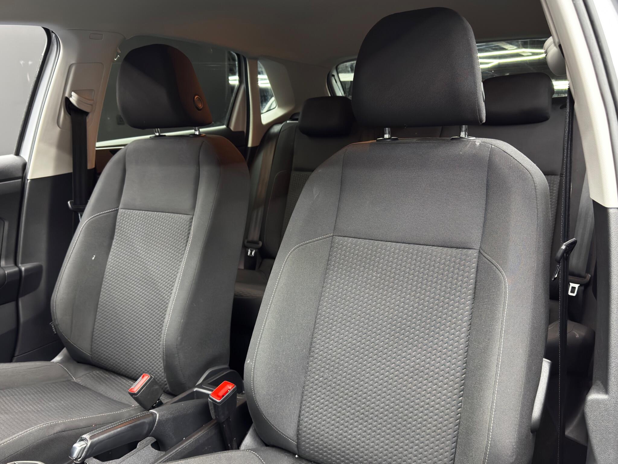 Volkswagen Polo - Image 14