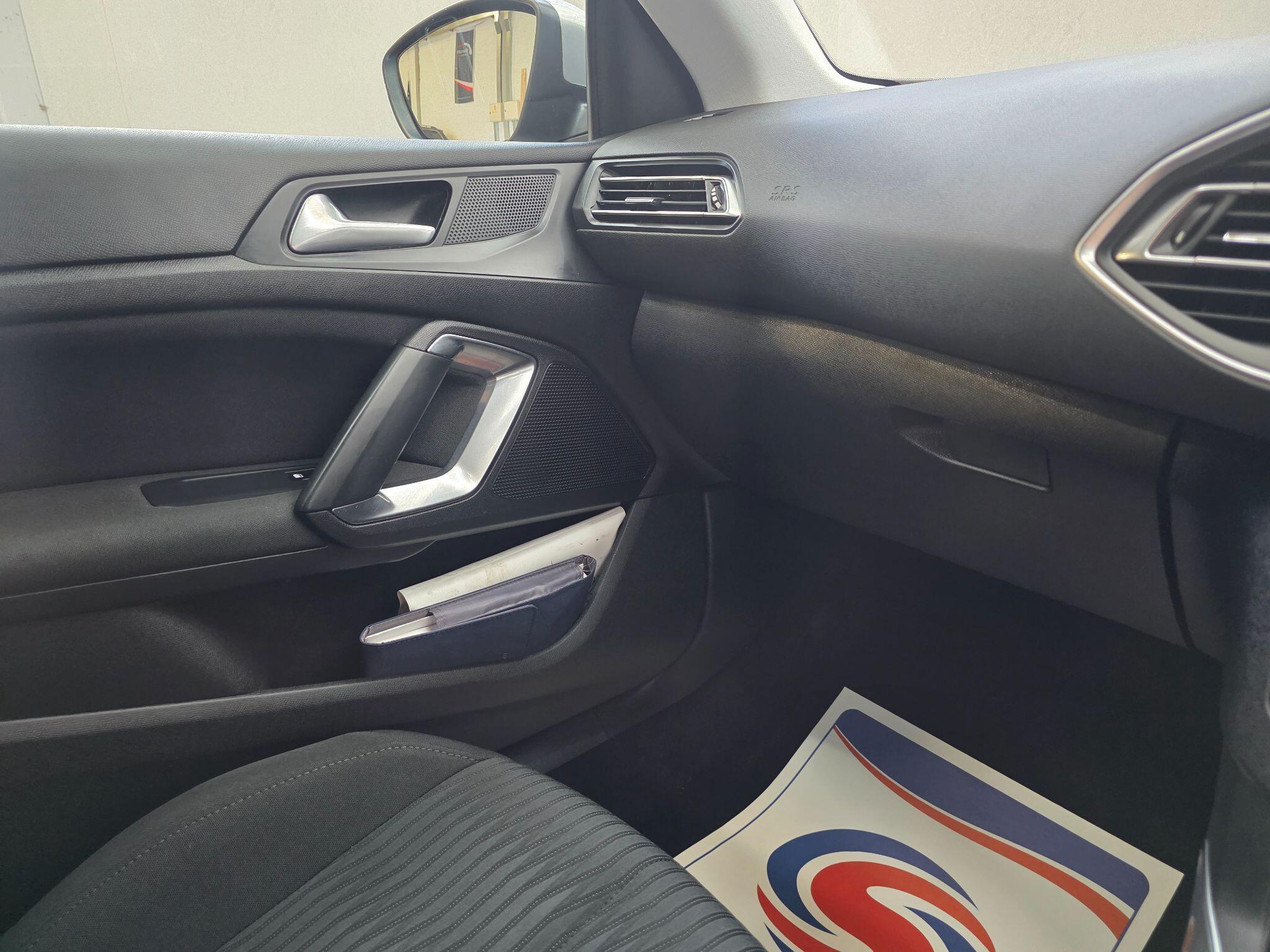 Peugeot 308 - Image 17