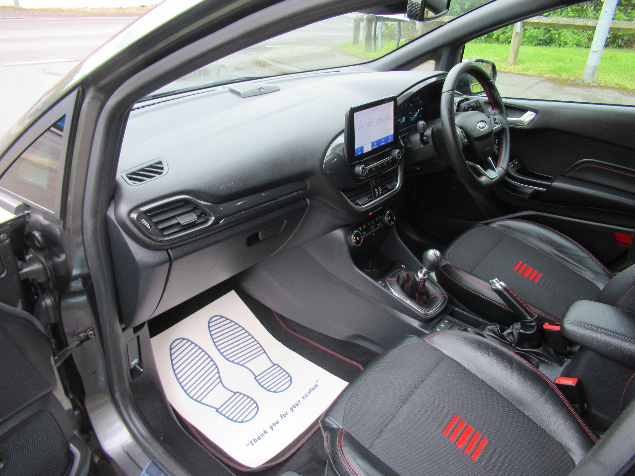 Ford Fiesta - Image 13