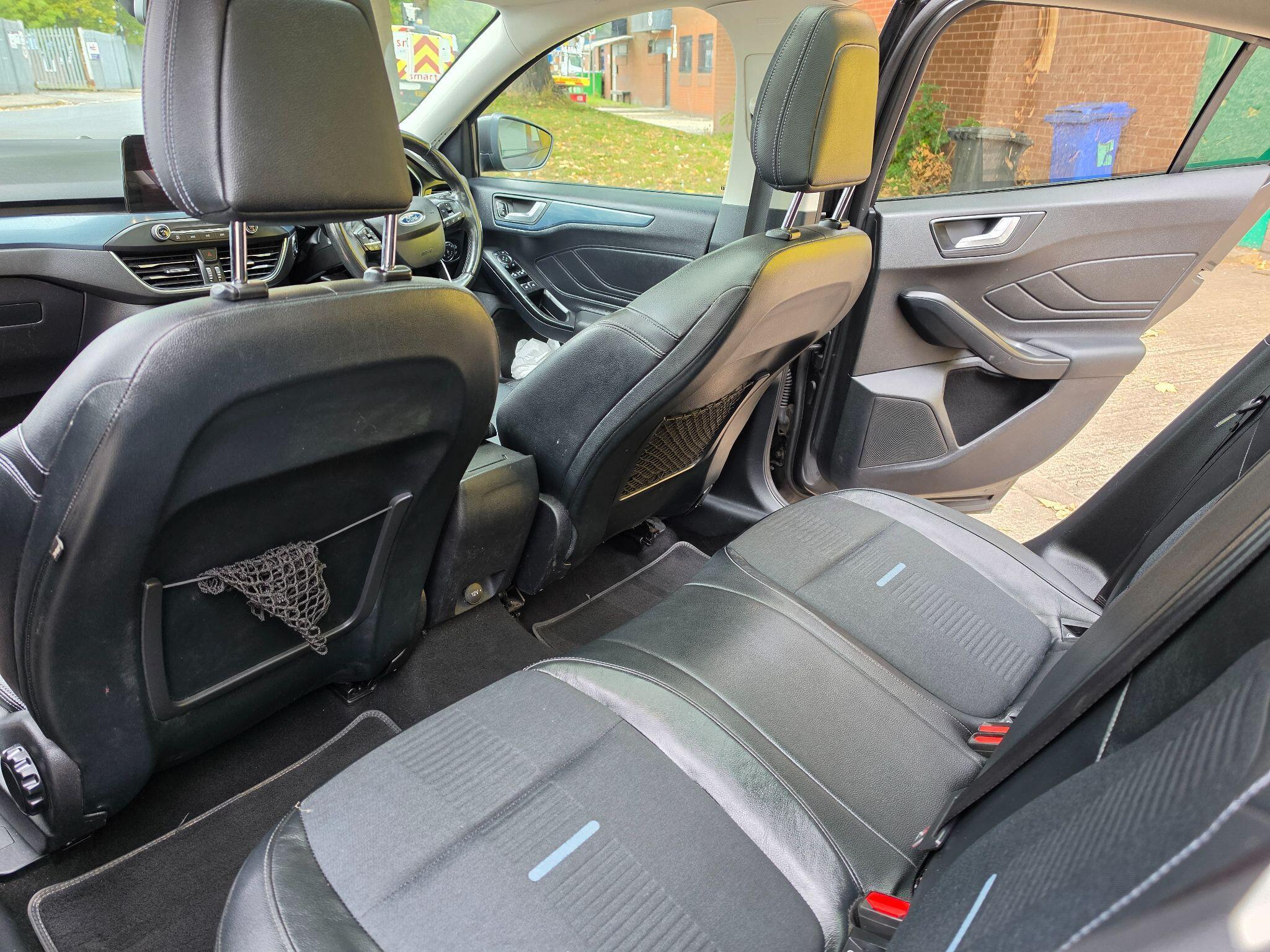 Ford Focus - Image 20