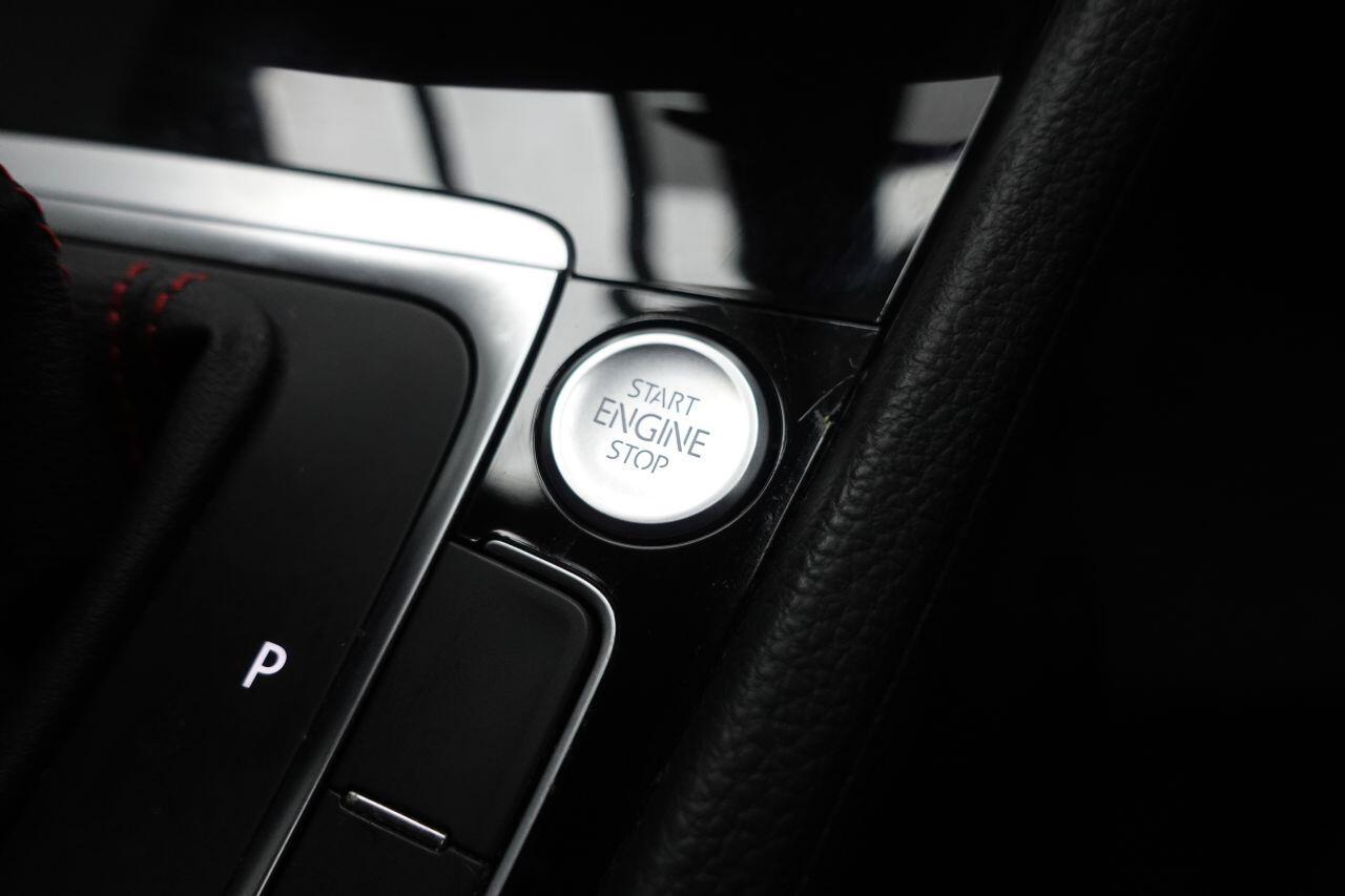 Volkswagen Golf - Image 44