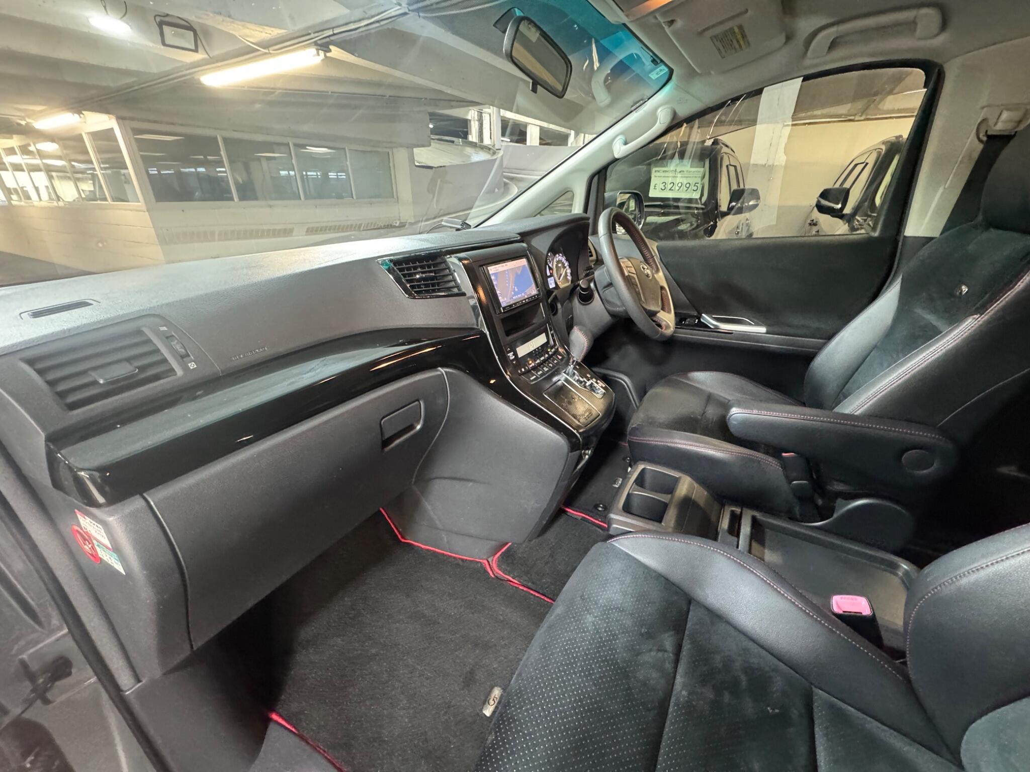 Toyota Alphard - Image 11