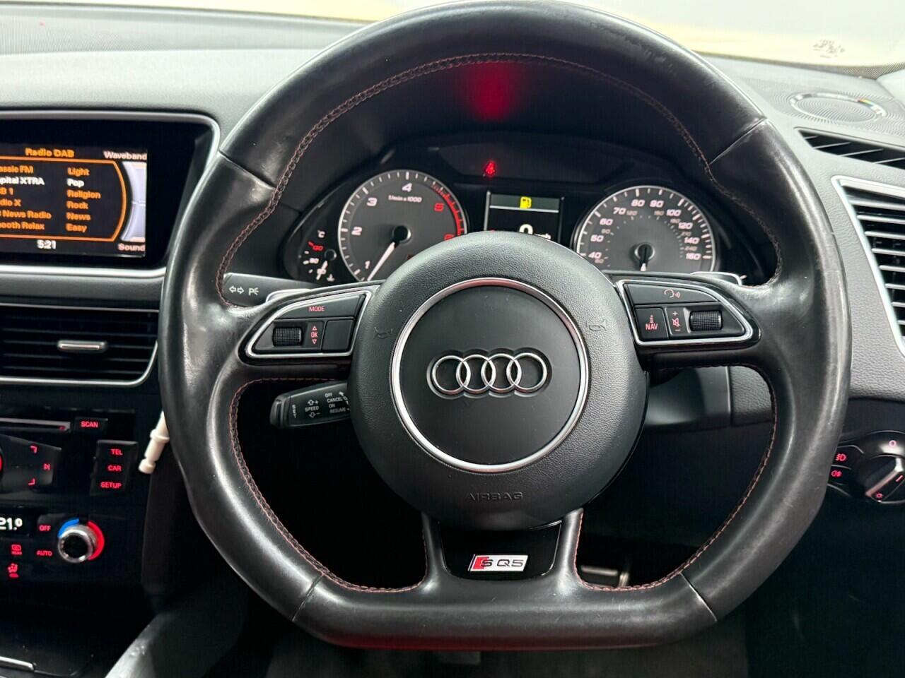 Audi SQ5 - Image 15