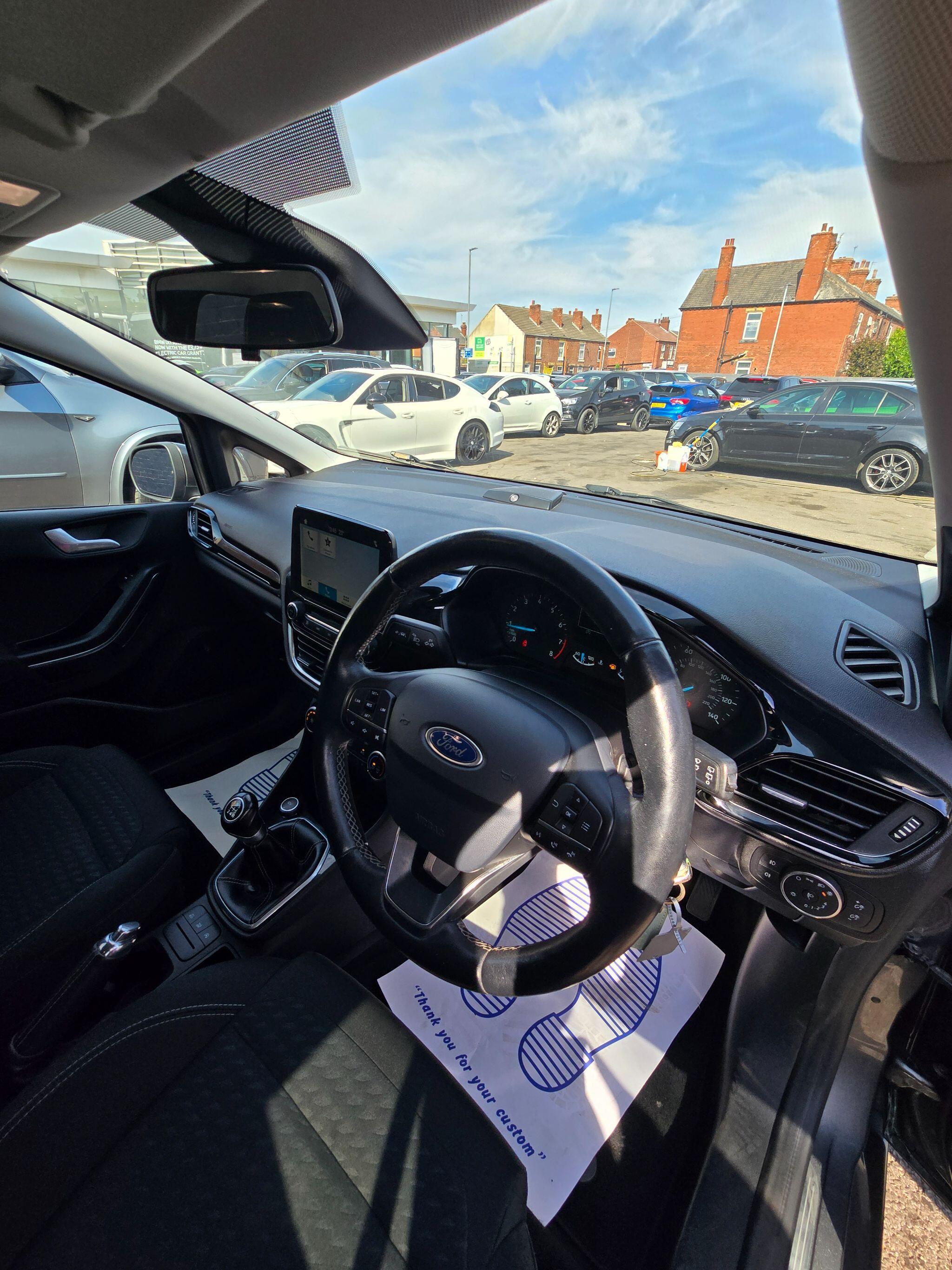 Ford Fiesta - Image 17