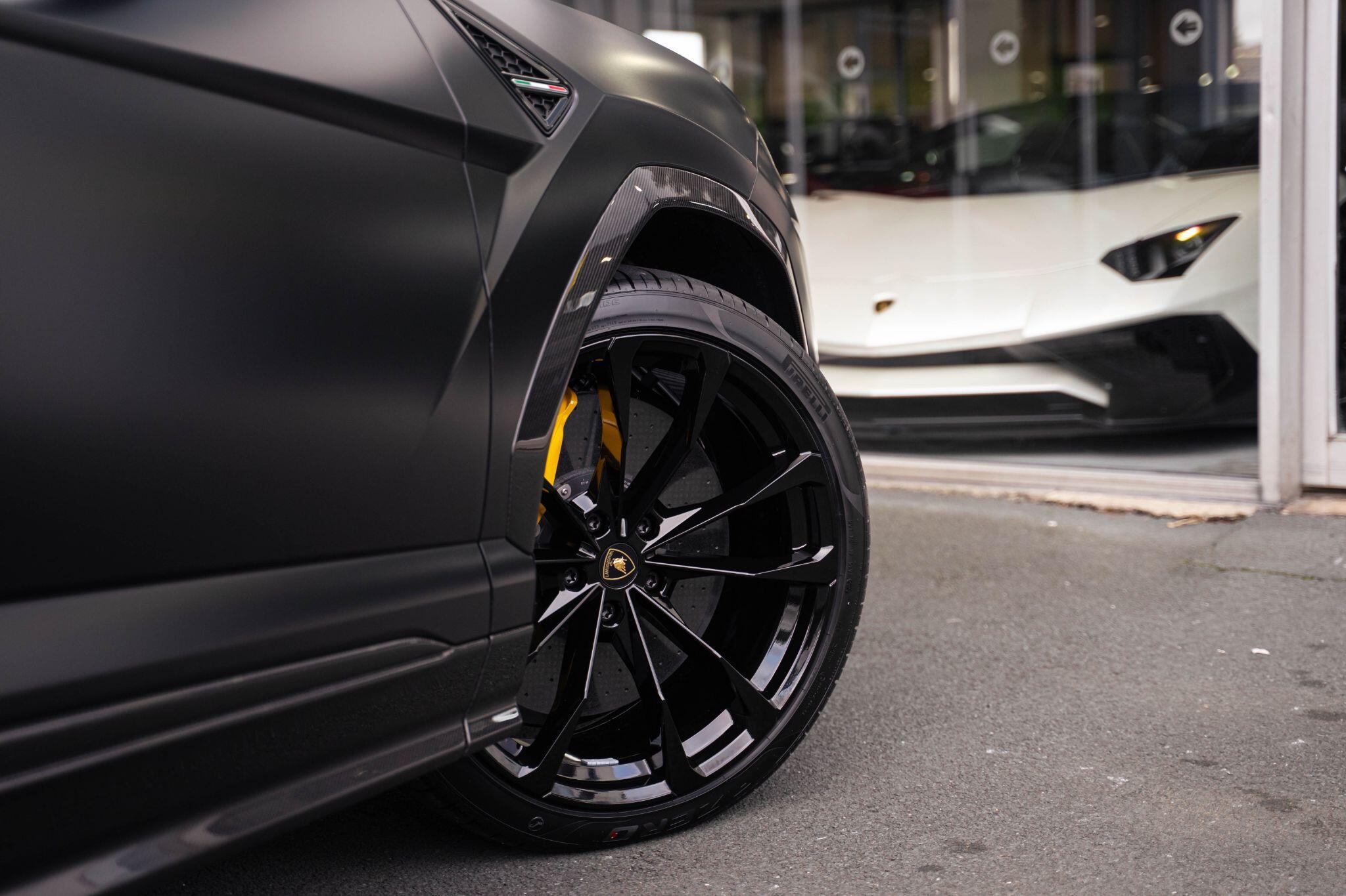 Lamborghini Urus - Image 14