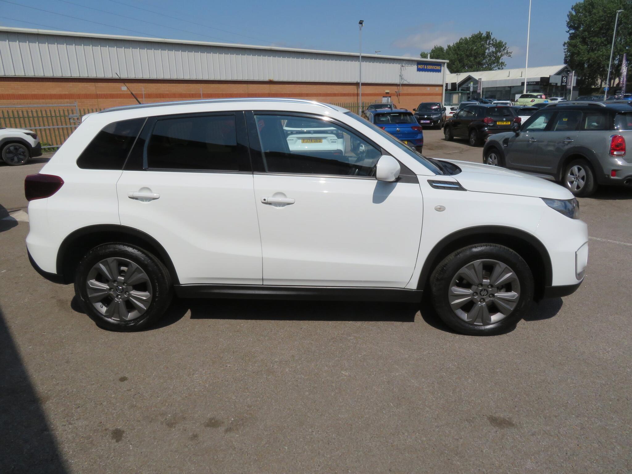Suzuki Vitara - Image 9