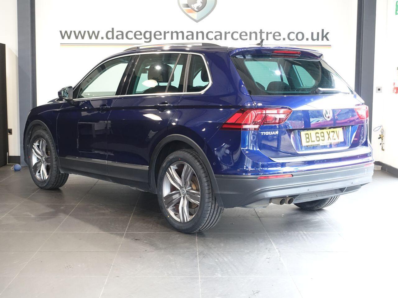 Volkswagen Tiguan - Image 8