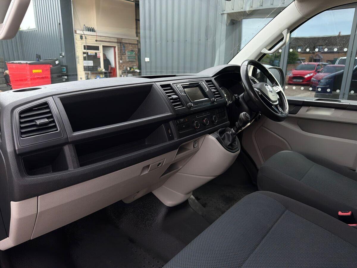 Volkswagen Transporter - Image 19