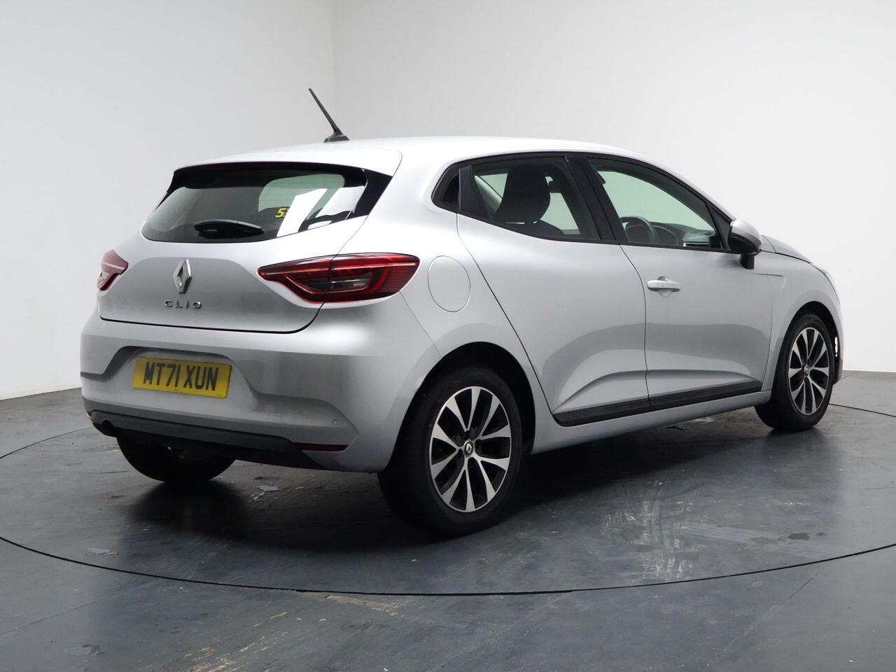 Renault Clio - Image 12