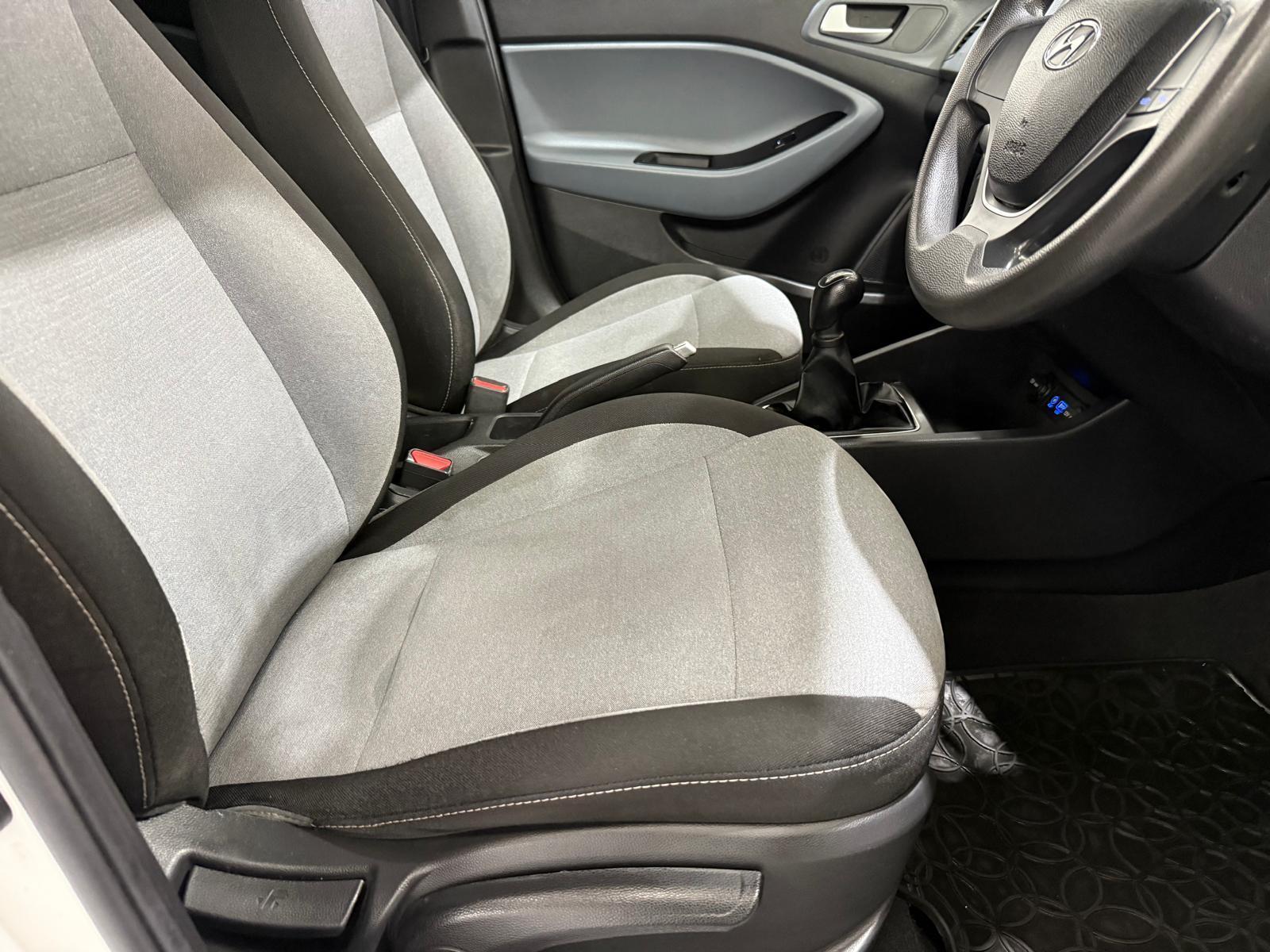 Hyundai i20 - Image 30