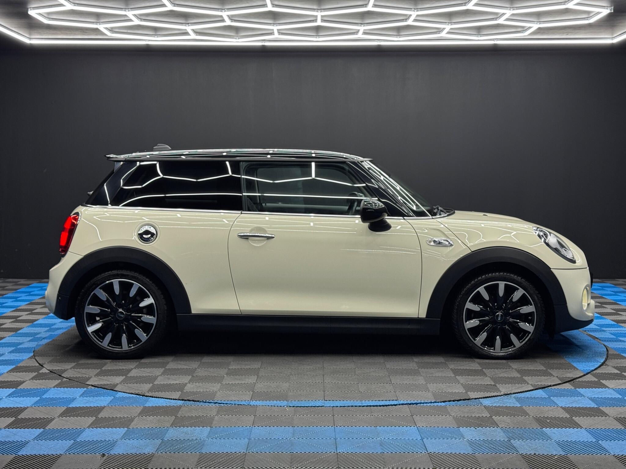 MINI Hatch - Image 4