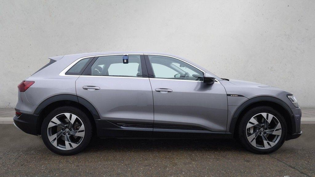 Audi E-Tron - Image 6