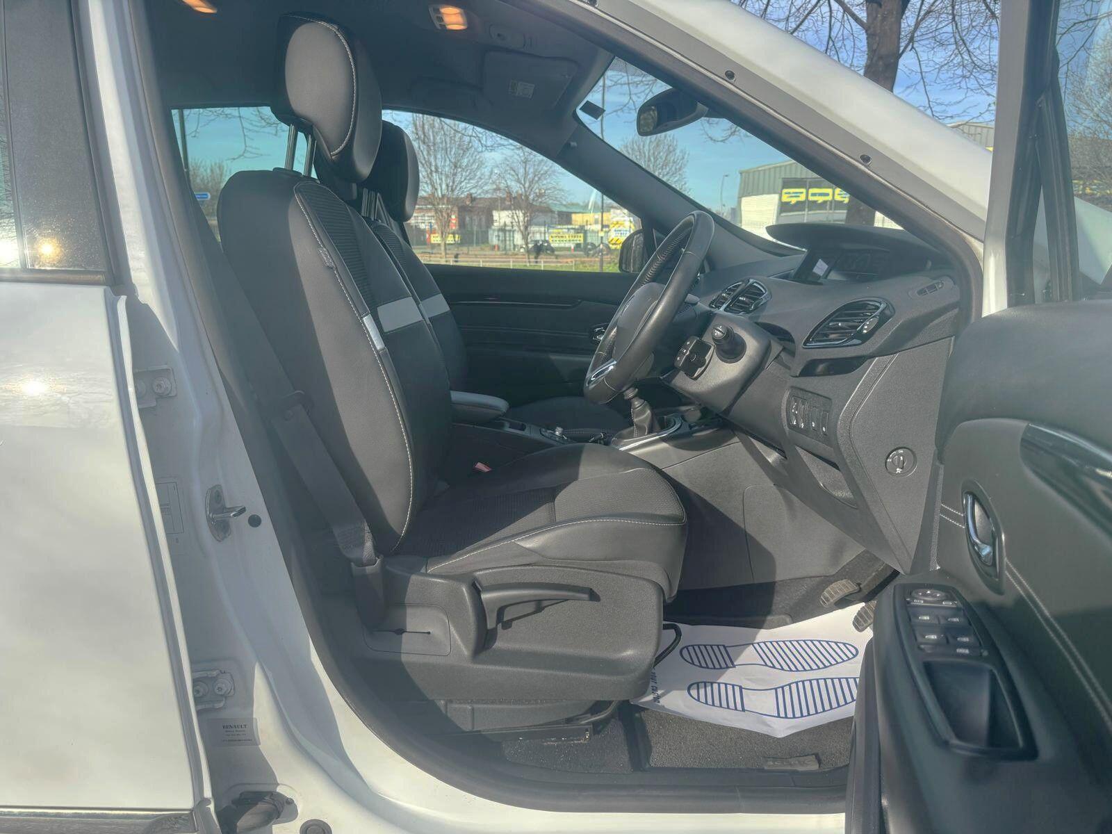 Renault Grand Scenic - Image 19