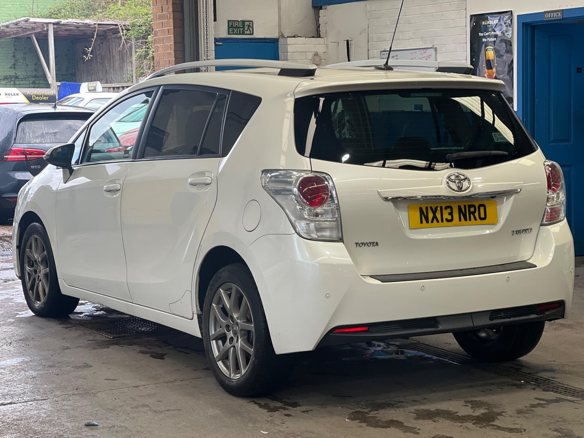 Toyota Verso - Image 14