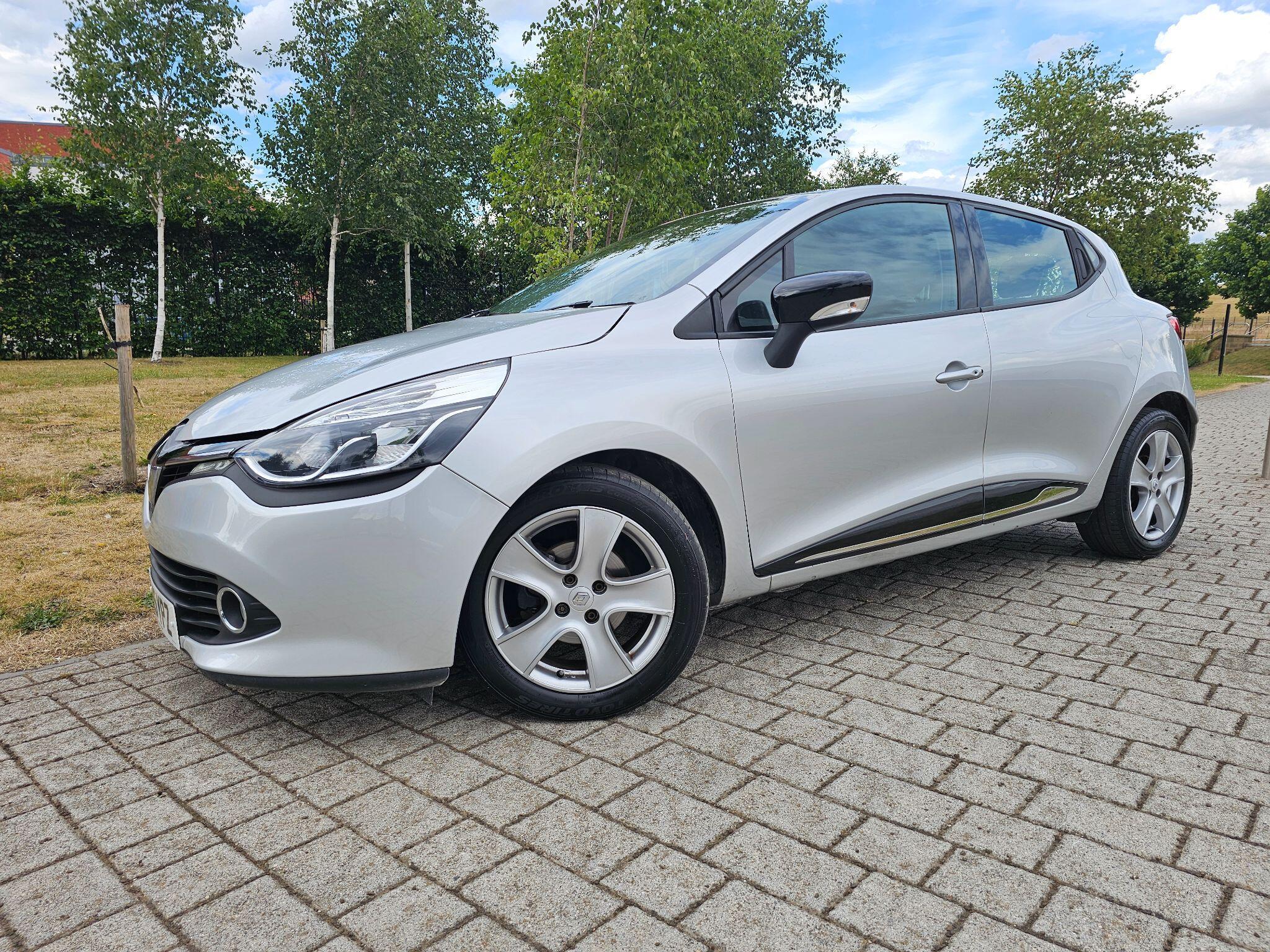 Renault Clio - Image 19