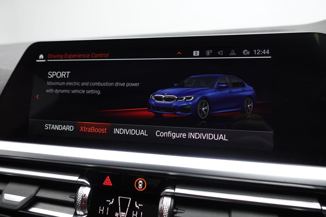 BMW 3 Series - Image 32