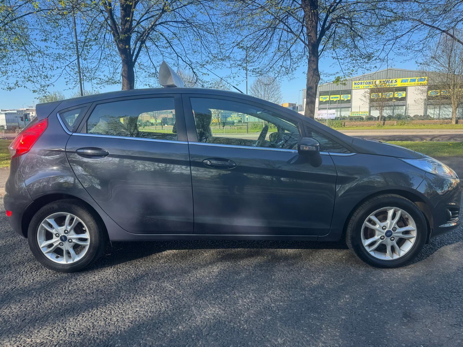 Ford Fiesta - Image 11