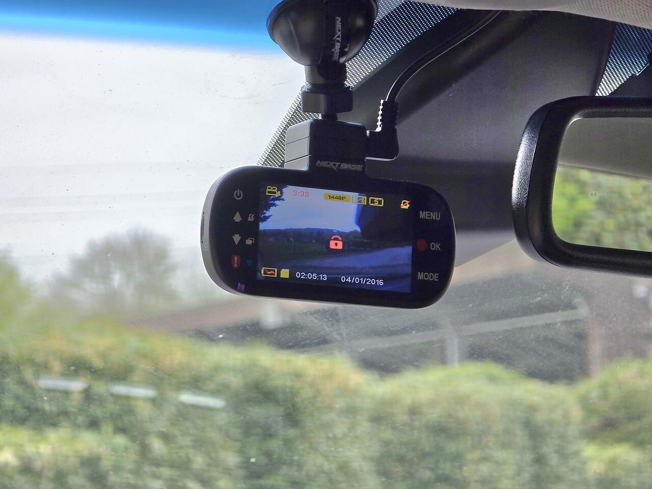 Hyundai Ioniq - Image 8