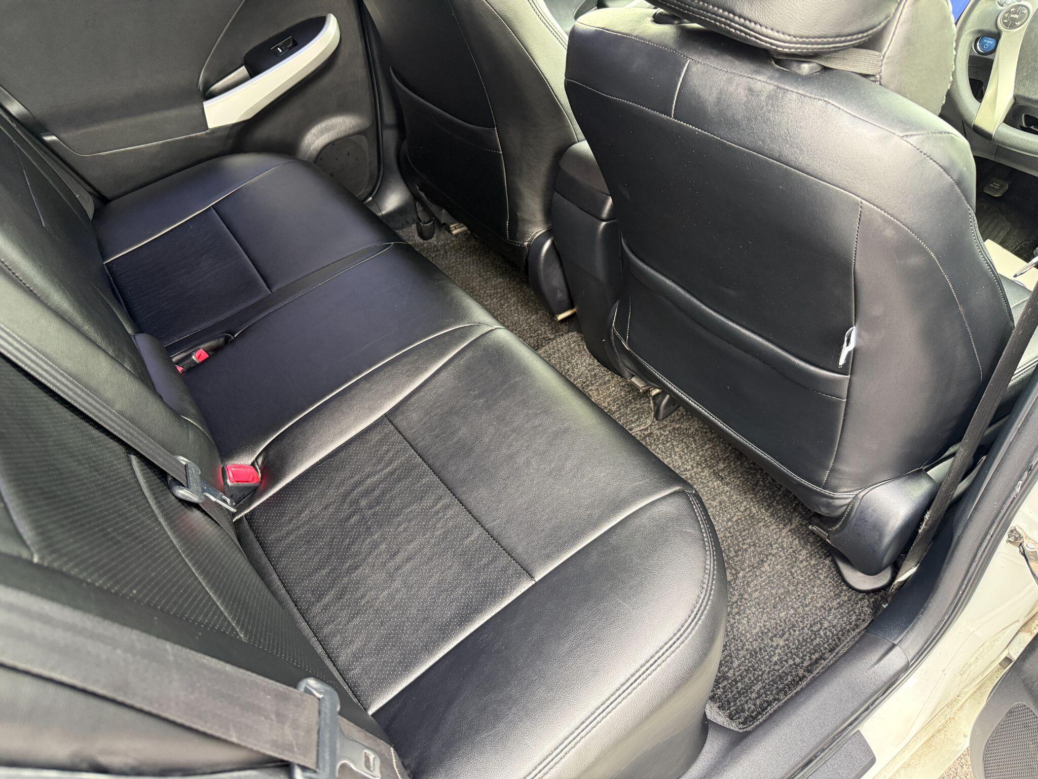 Toyota Prius - Image 29