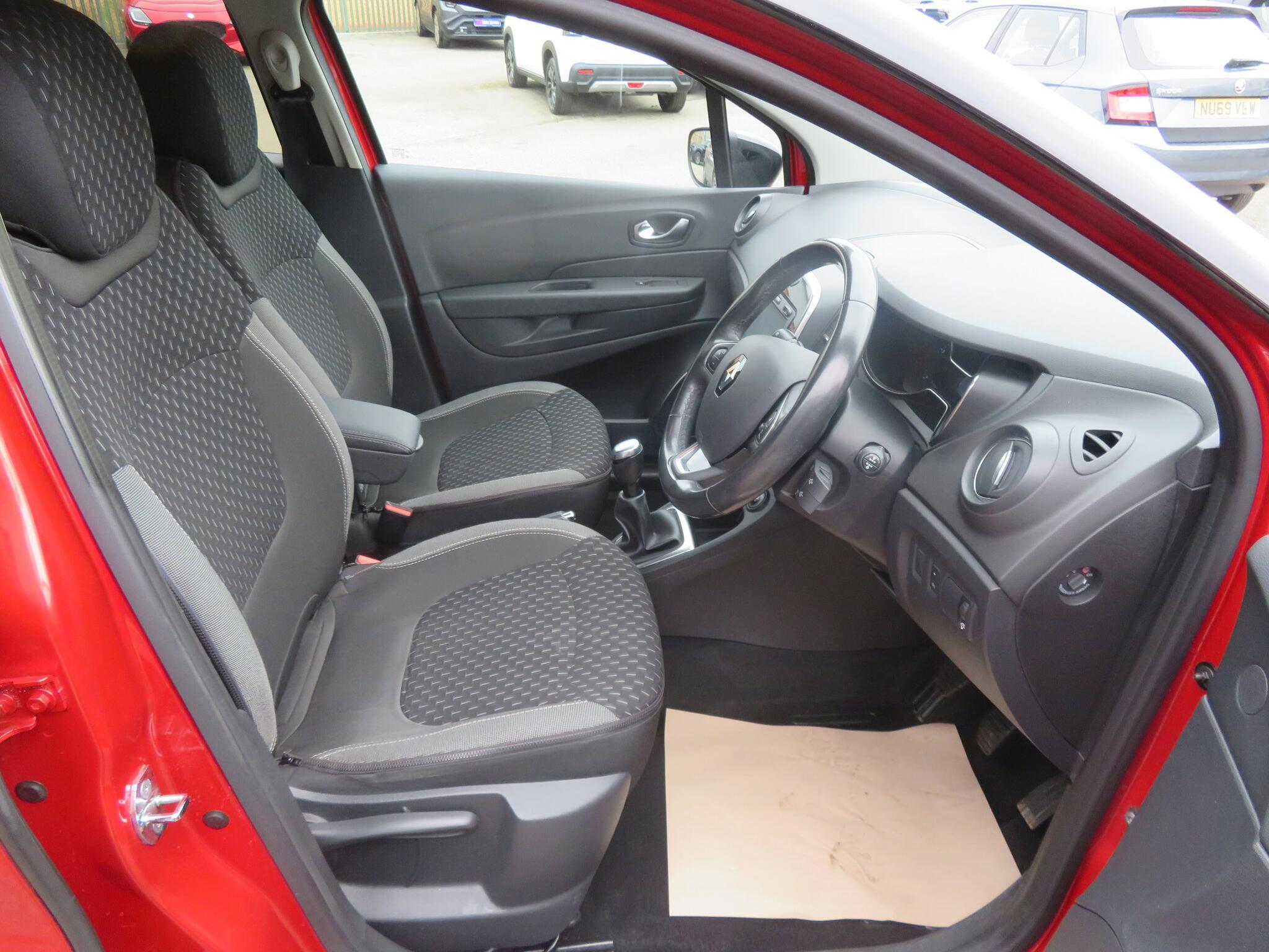 Renault Captur - Image 17