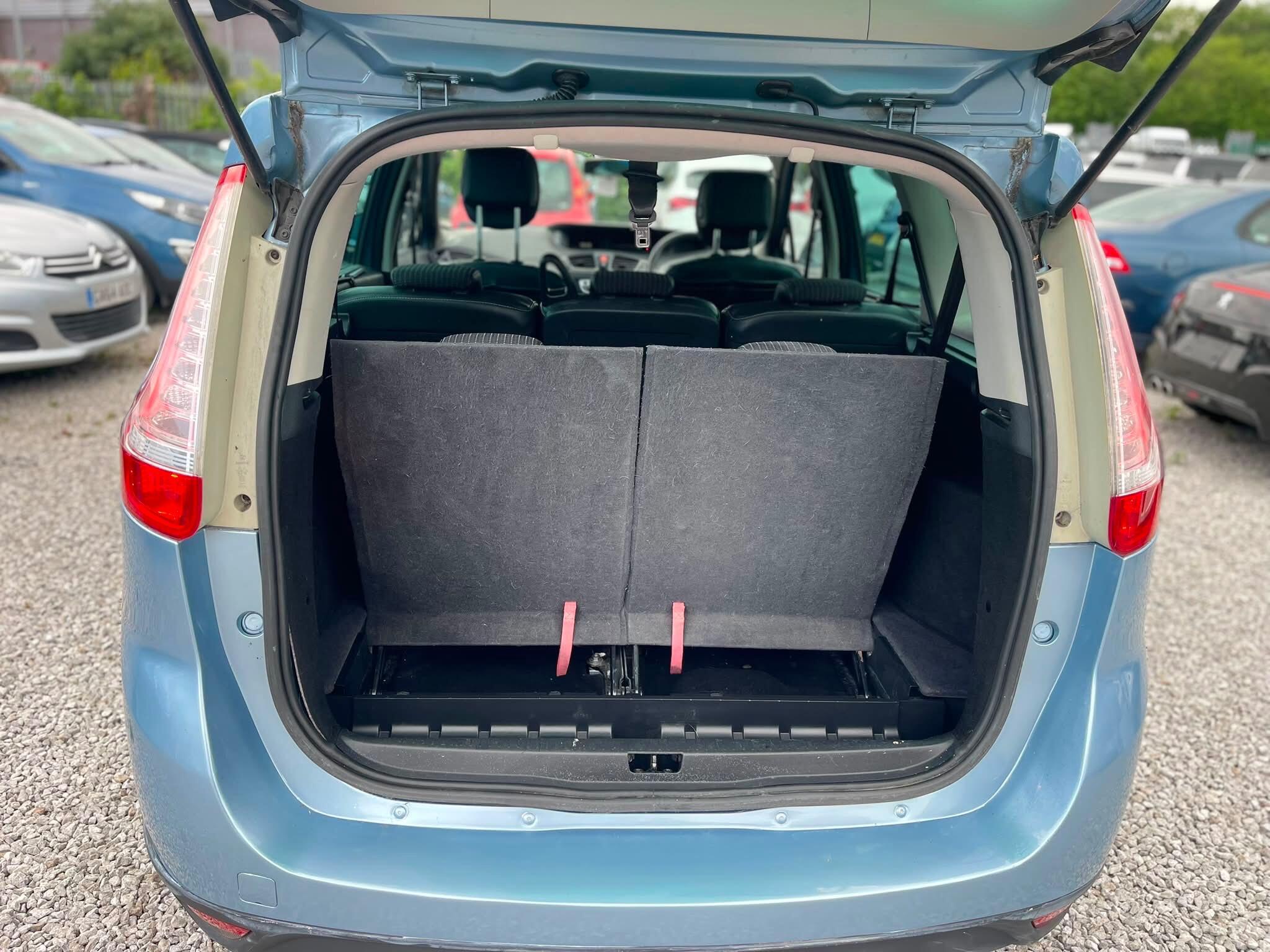 Renault Grand Scenic - Image 14