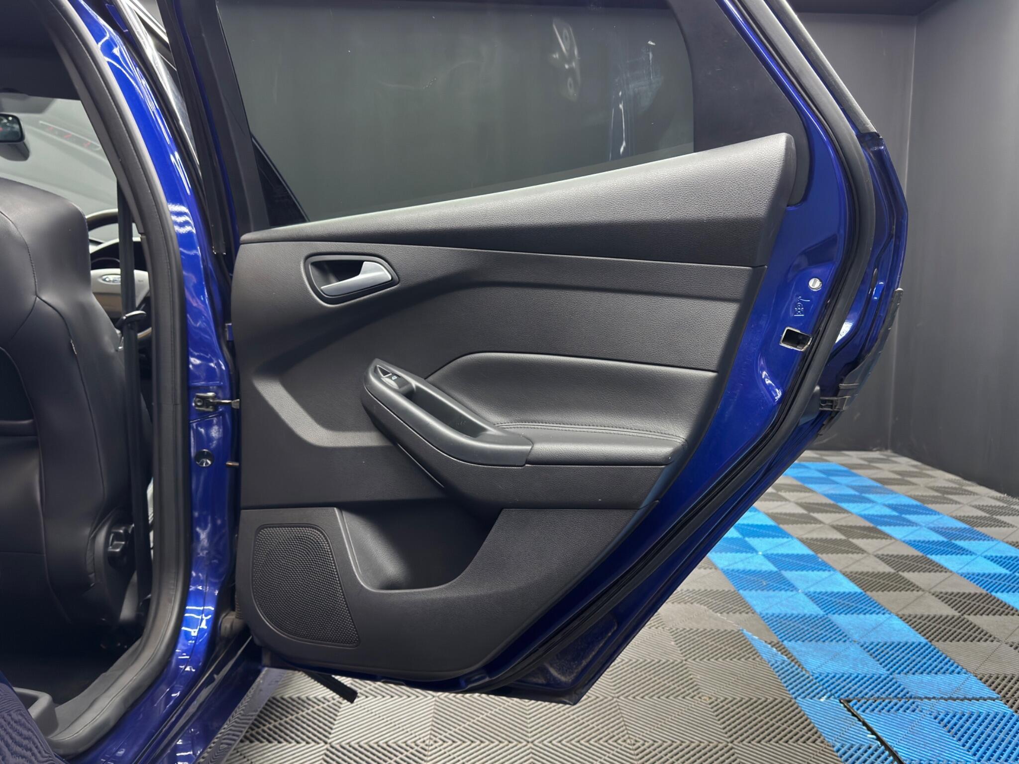 Ford Focus - Image 42