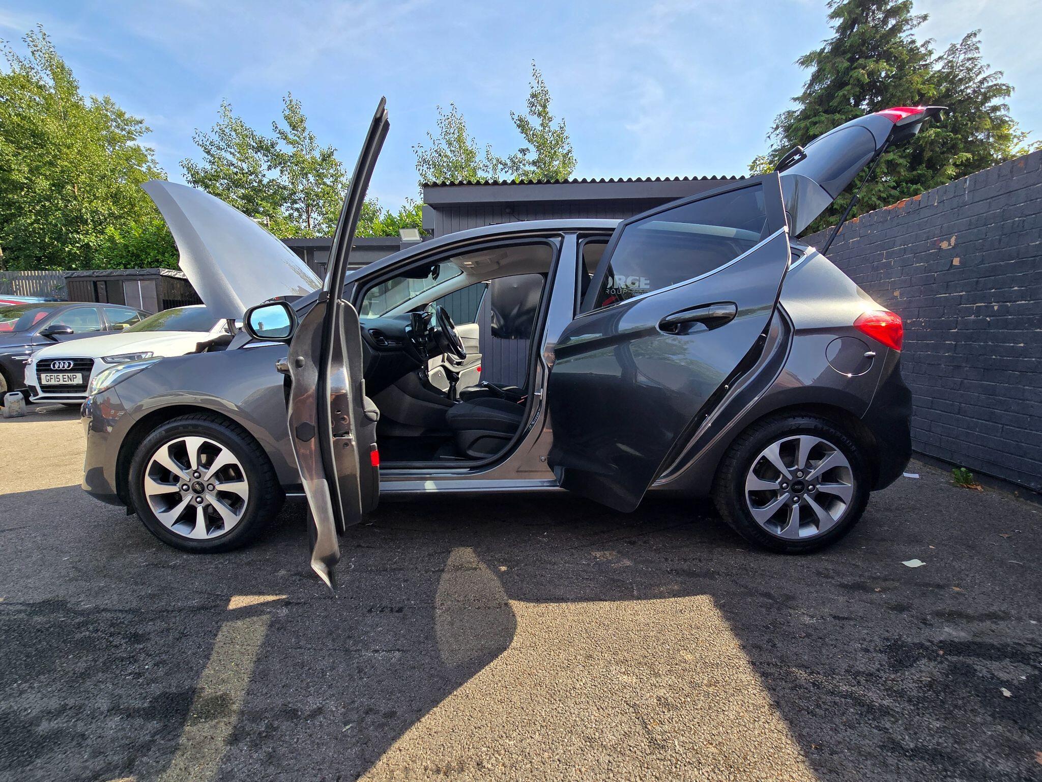Ford Fiesta - Image 12