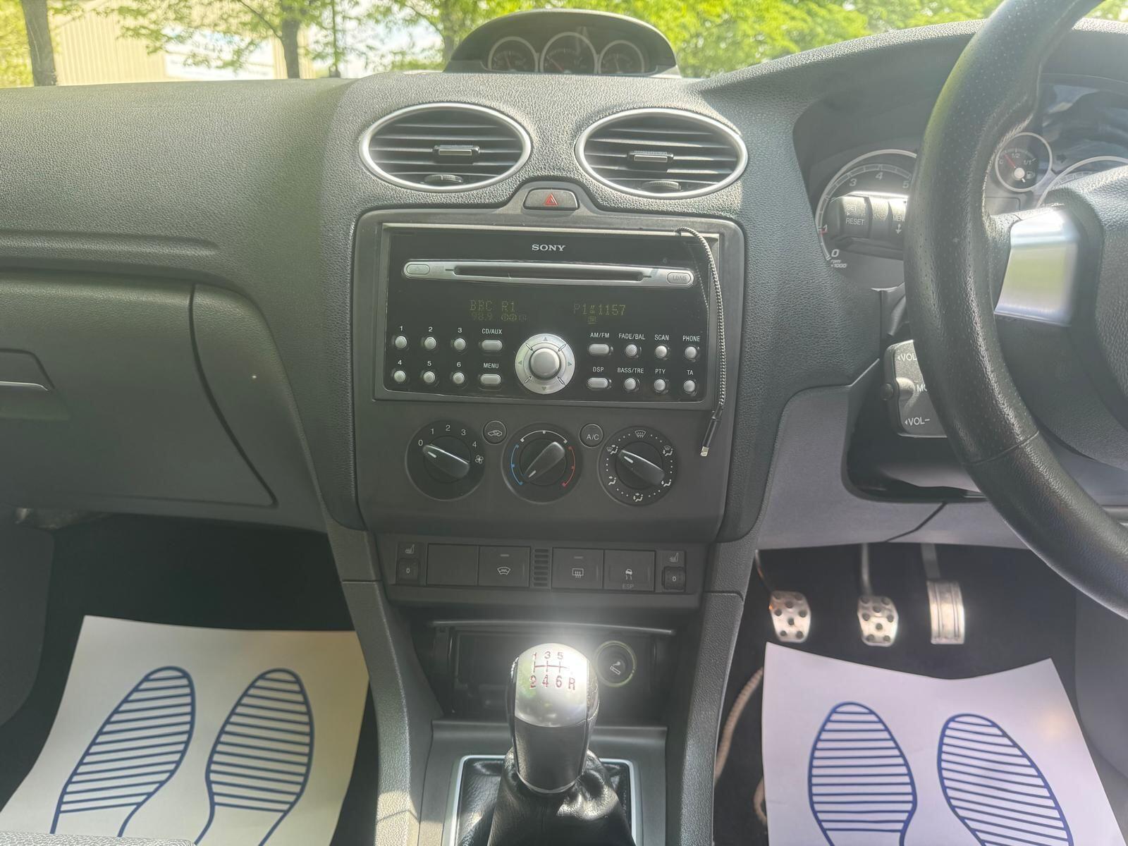 Ford Focus - Image 38