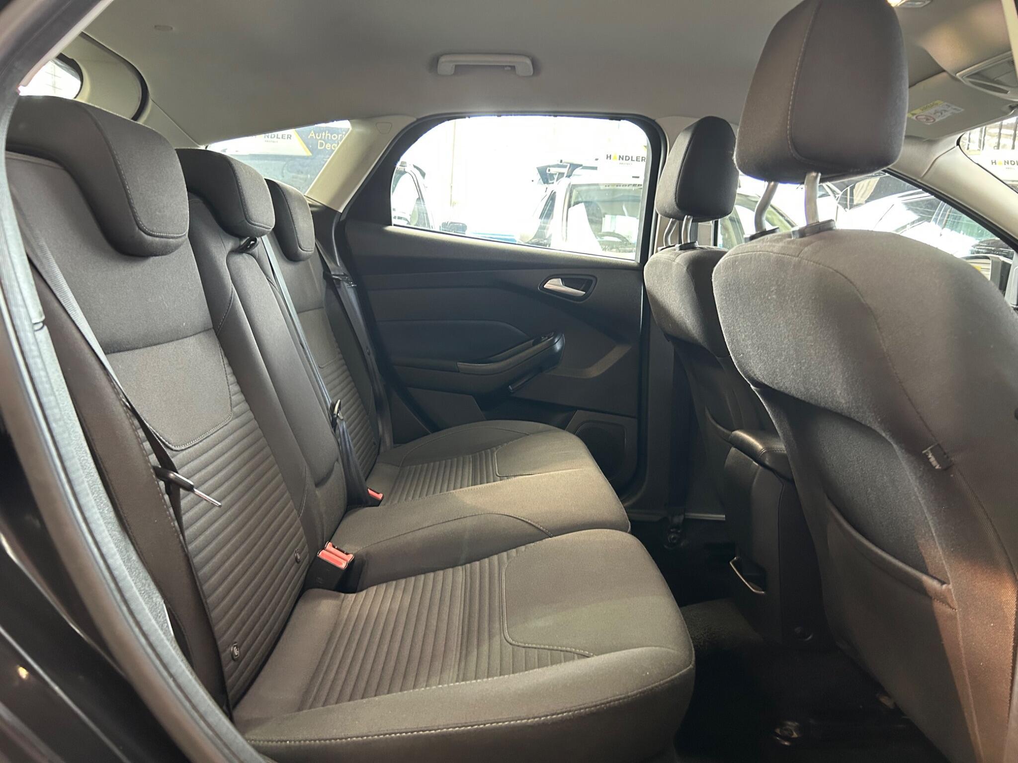 Ford Focus - Image 24