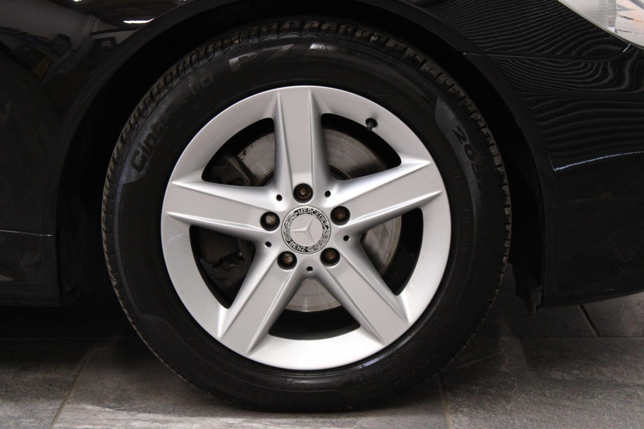 Mercedes SLK - Image 9