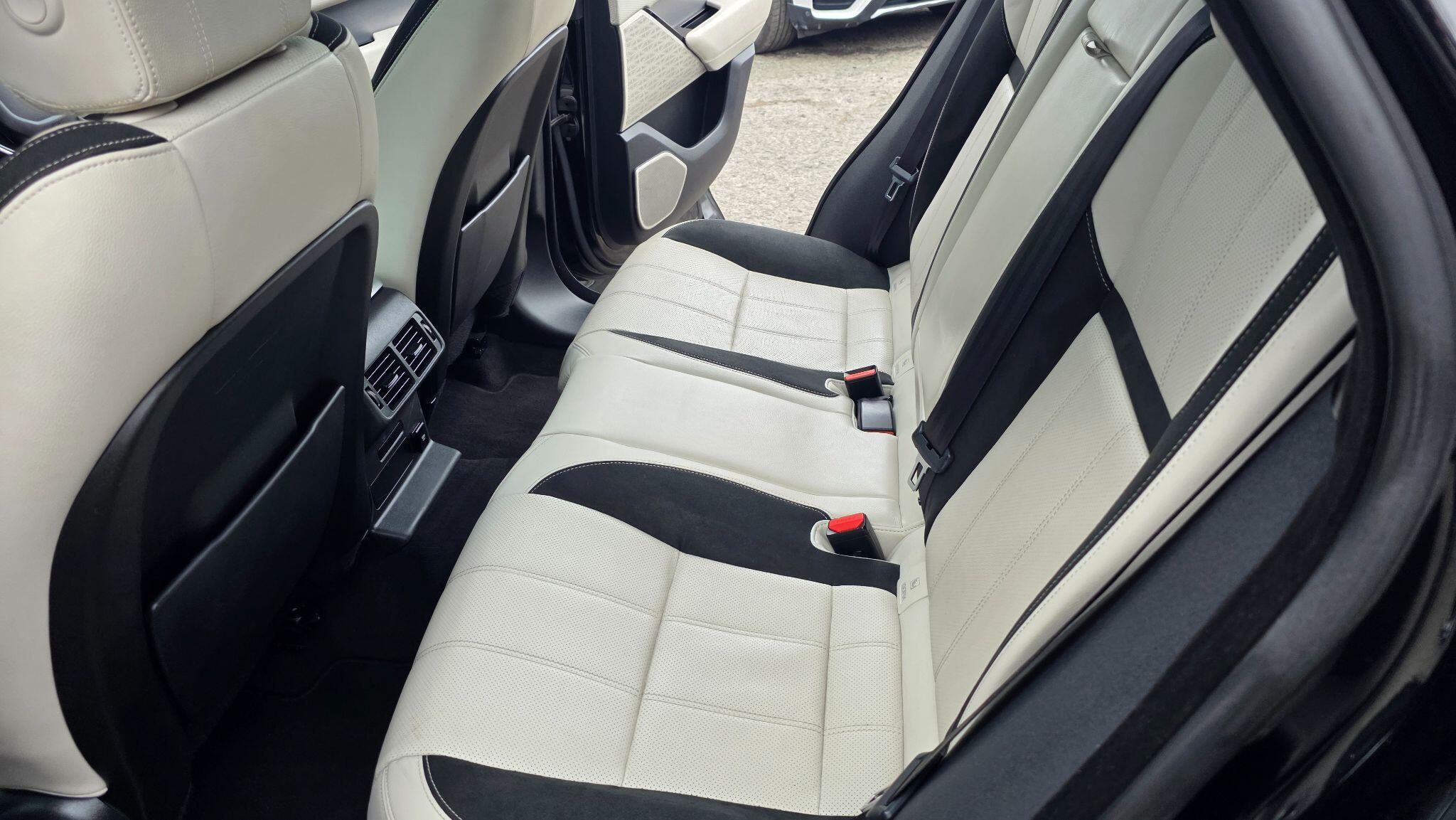 Land Rover Range Rover Velar - Image 52