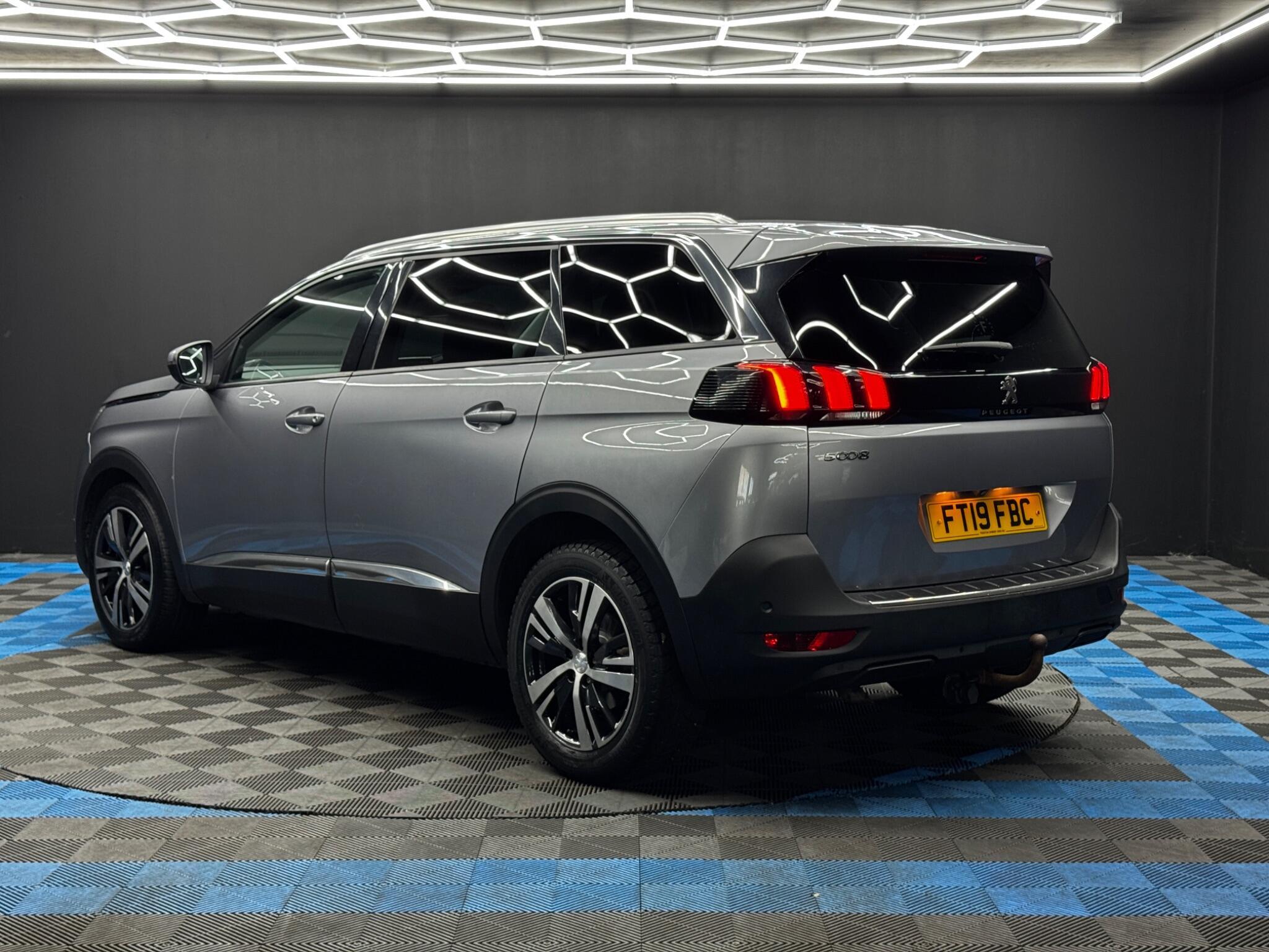 Peugeot 5008 - Image 7