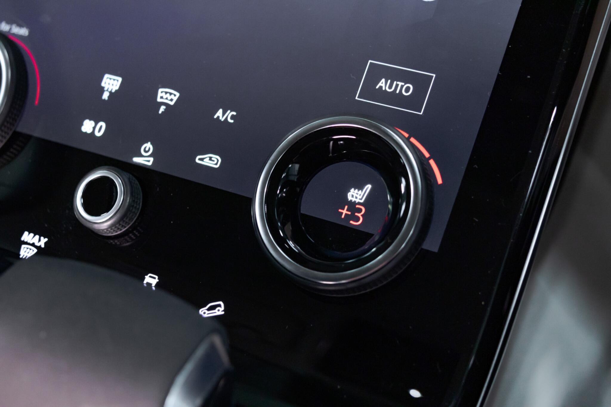 Land Rover Range Rover Velar - Image 45