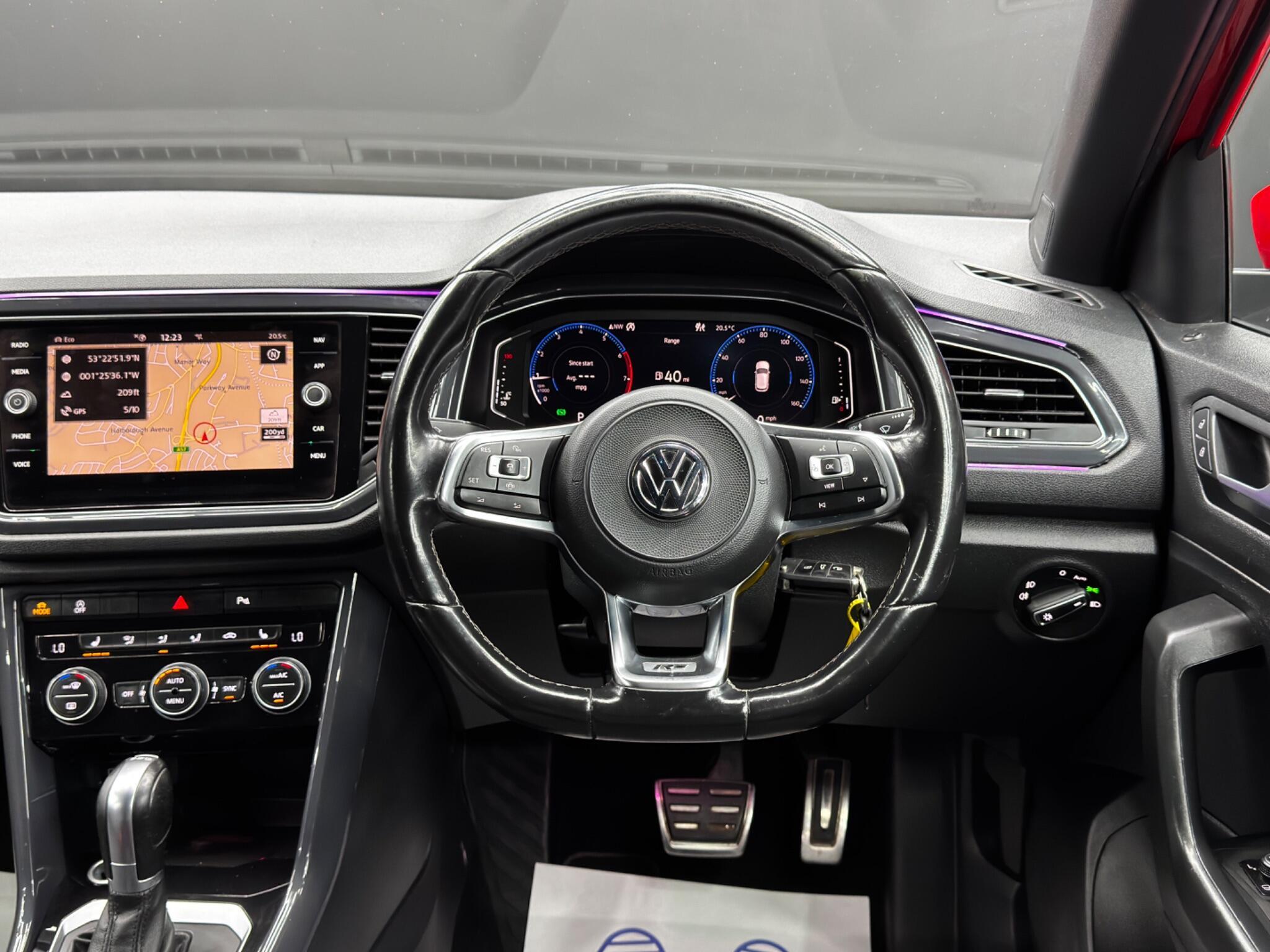 Volkswagen T-Roc - Image 17