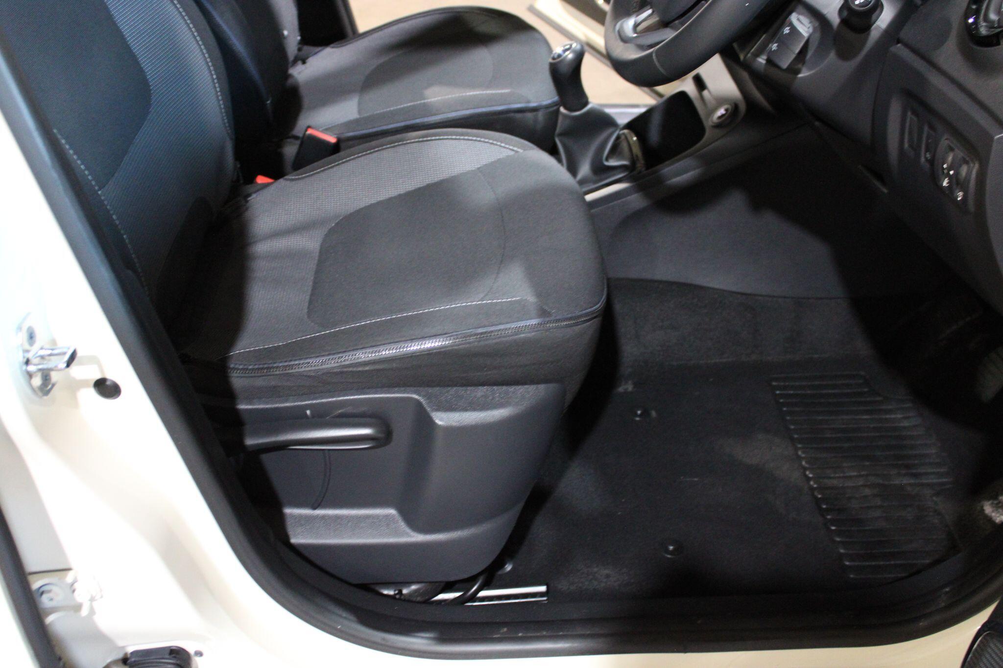 Renault Captur - Image 15