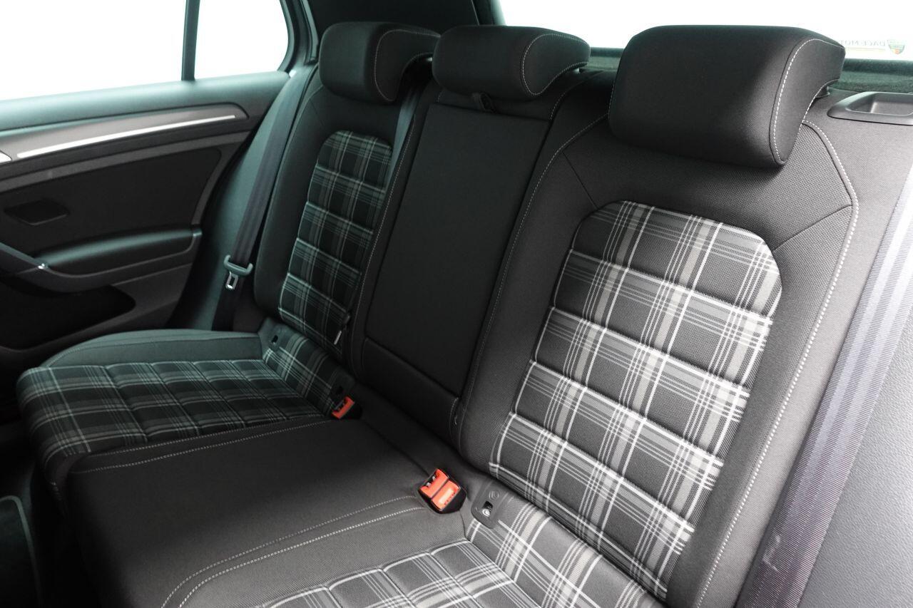 Volkswagen Golf - Image 15