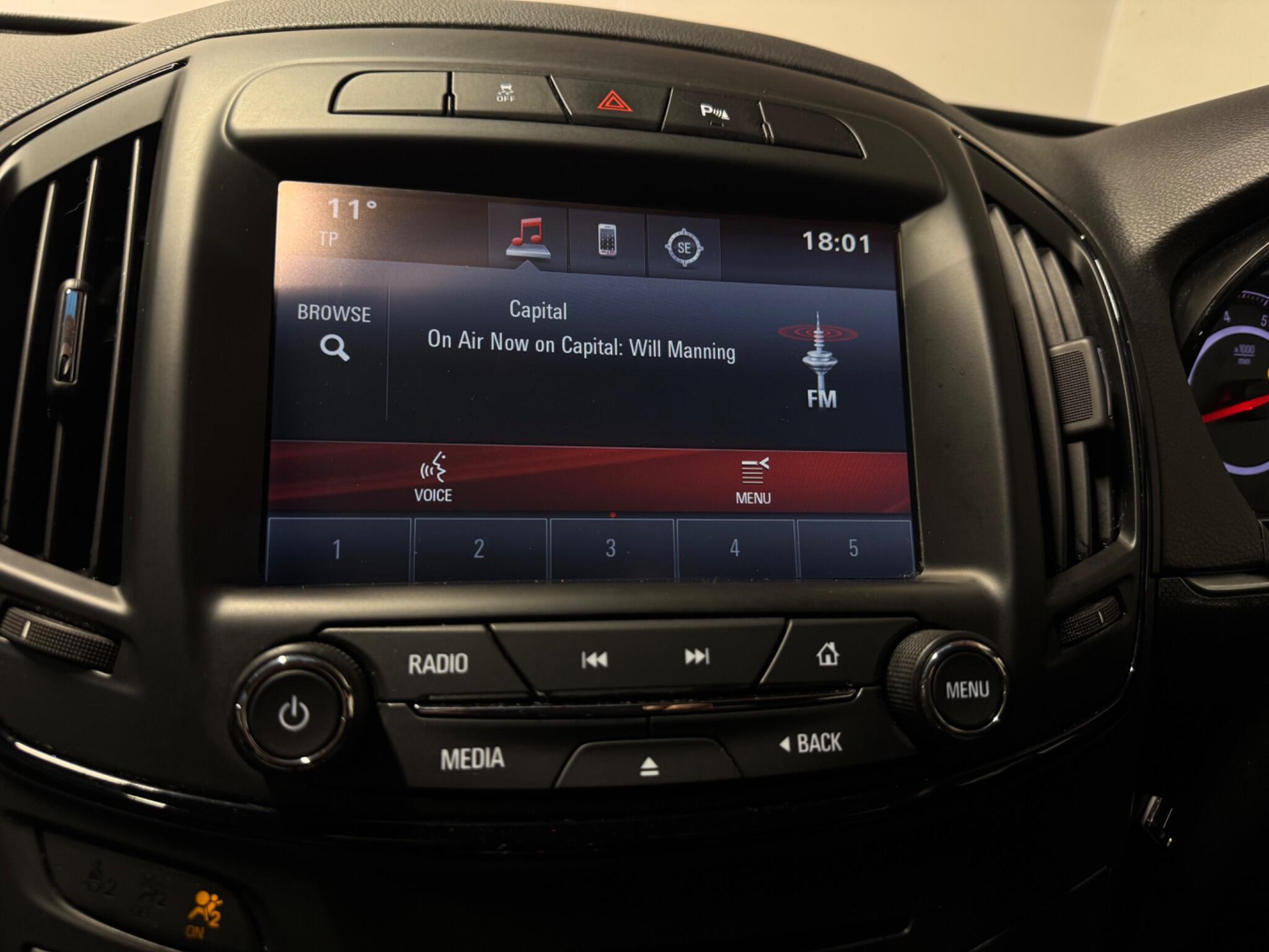 Vauxhall Insignia - Image 16