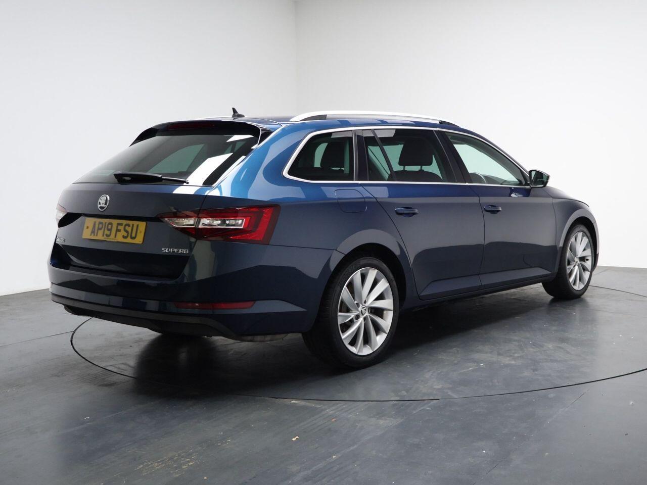 Skoda Superb - Image 7