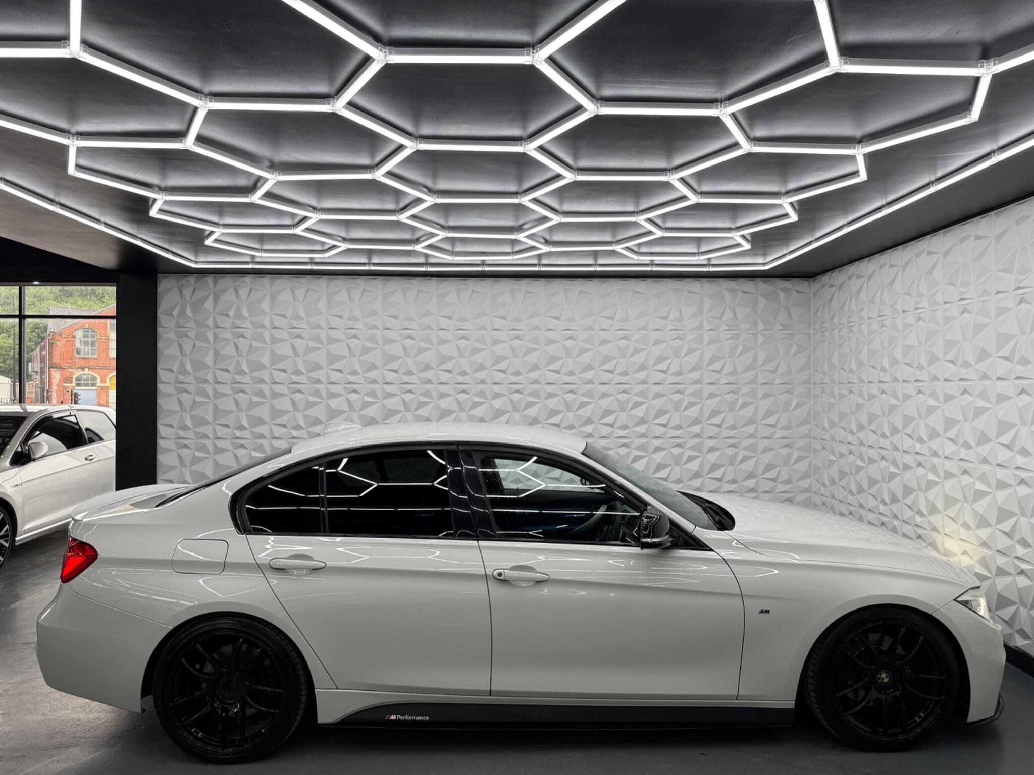 BMW 3 Series - Image 12