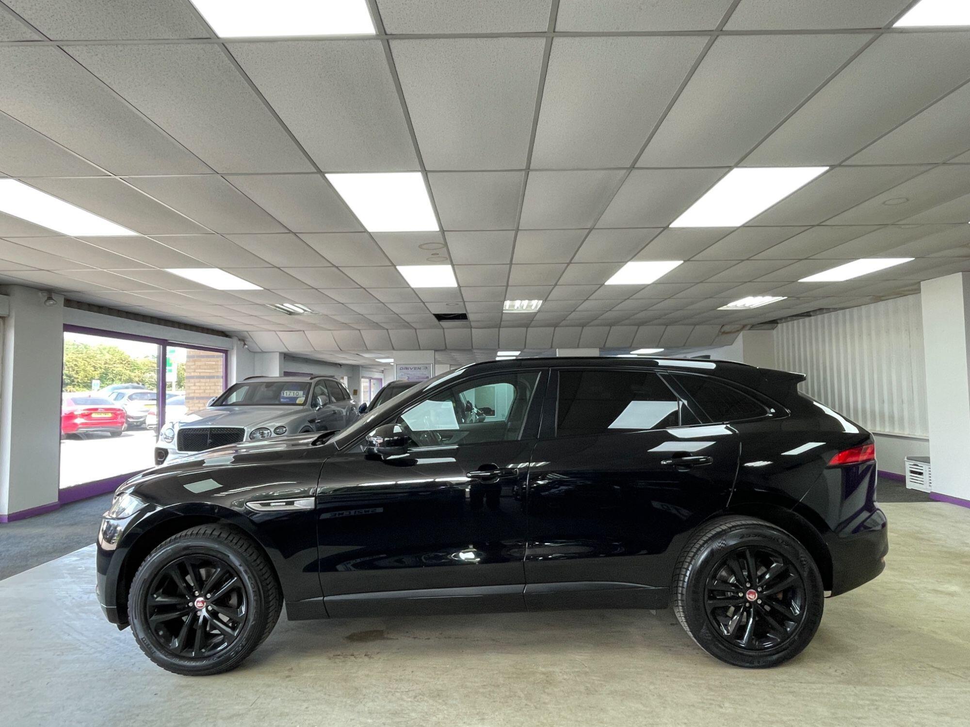 Jaguar F-Pace - Image 12