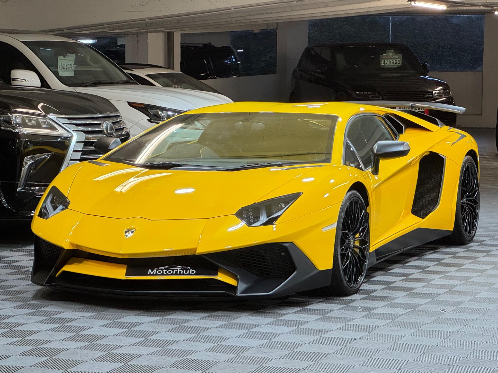 Lamborghini Aventador - Image 7