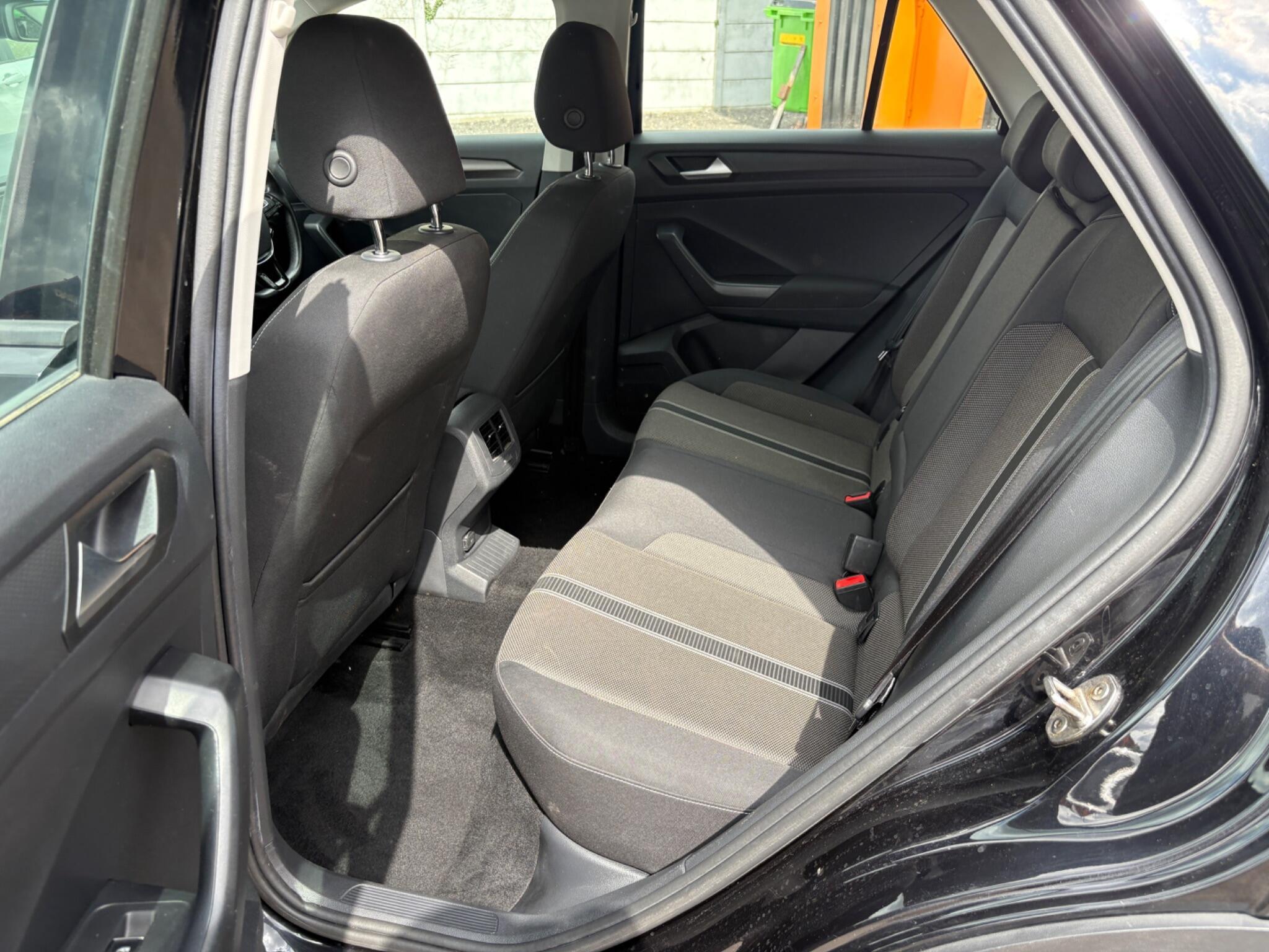Volkswagen T-Roc - Image 19