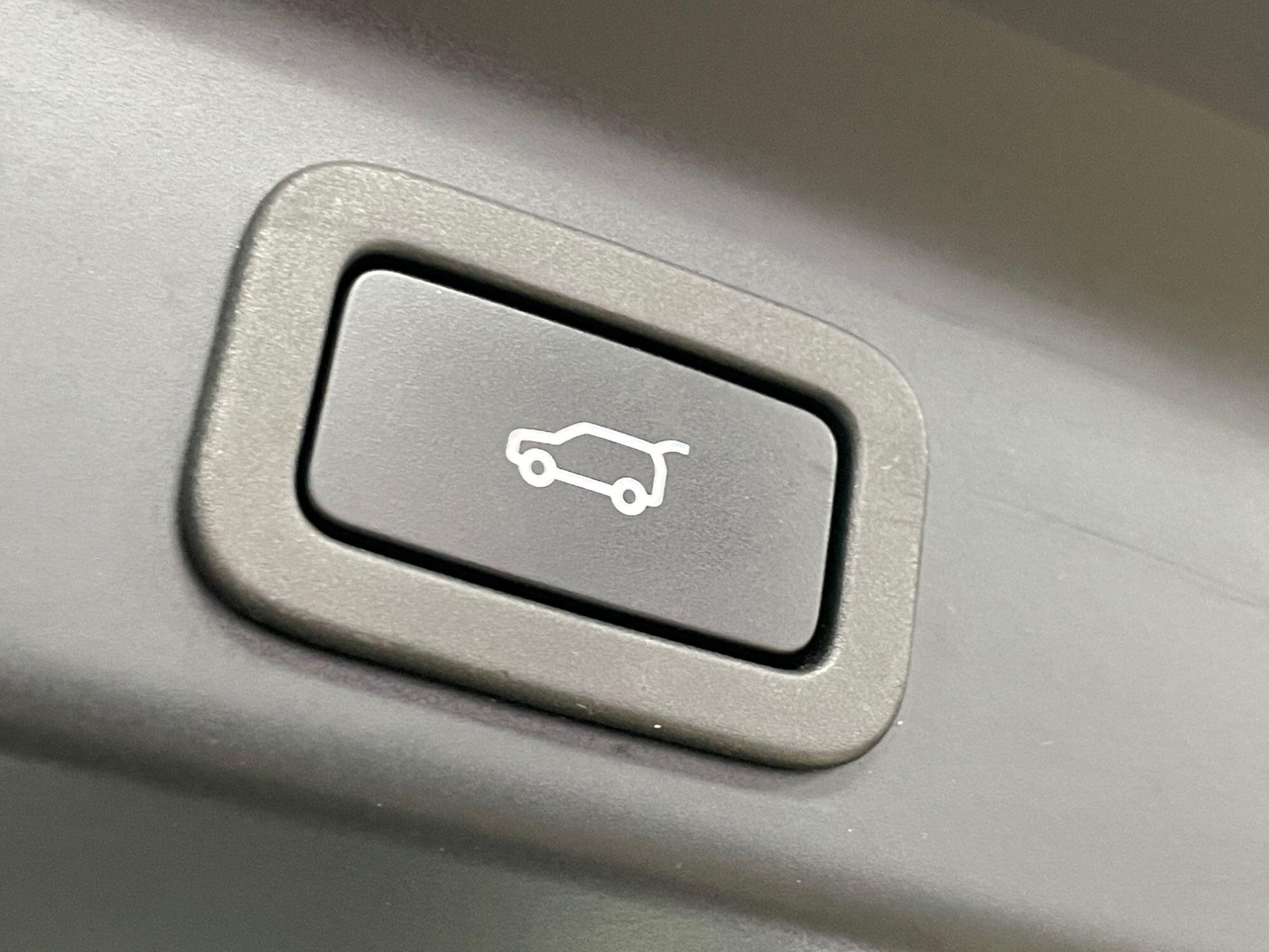Jaguar F-Pace - Image 19