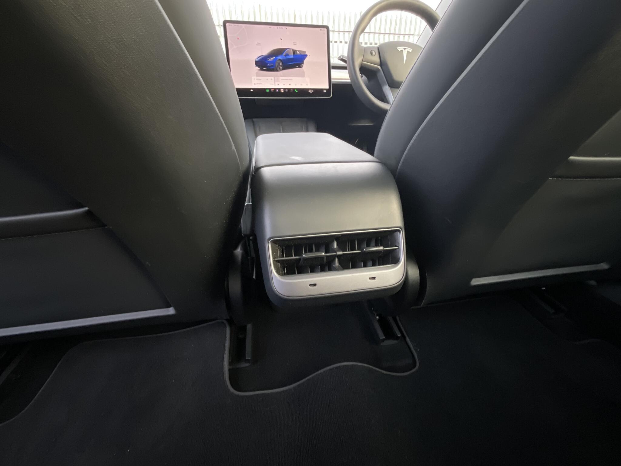 Tesla Model 3 - Image 17