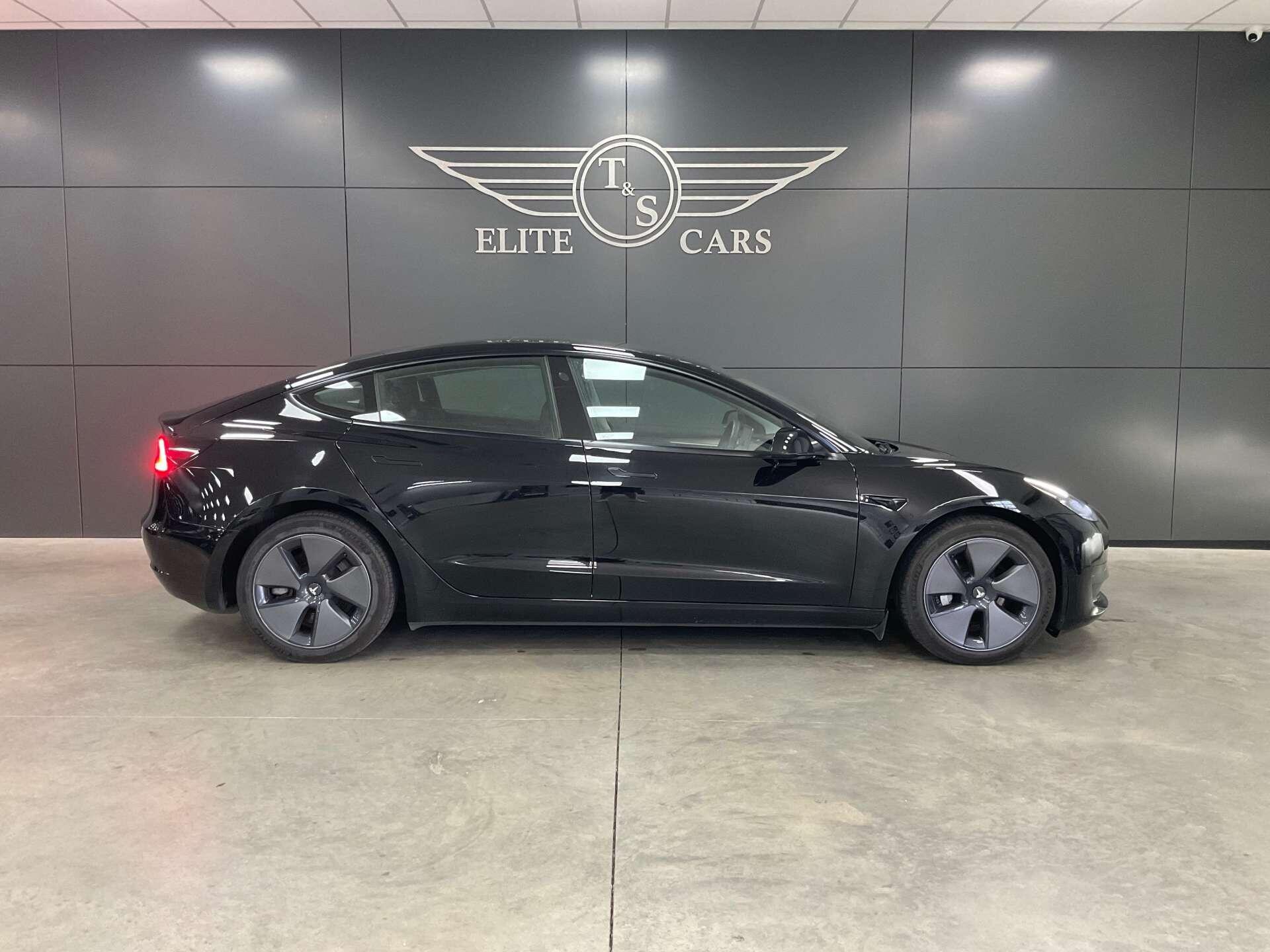 Tesla Model 3 - Image 2